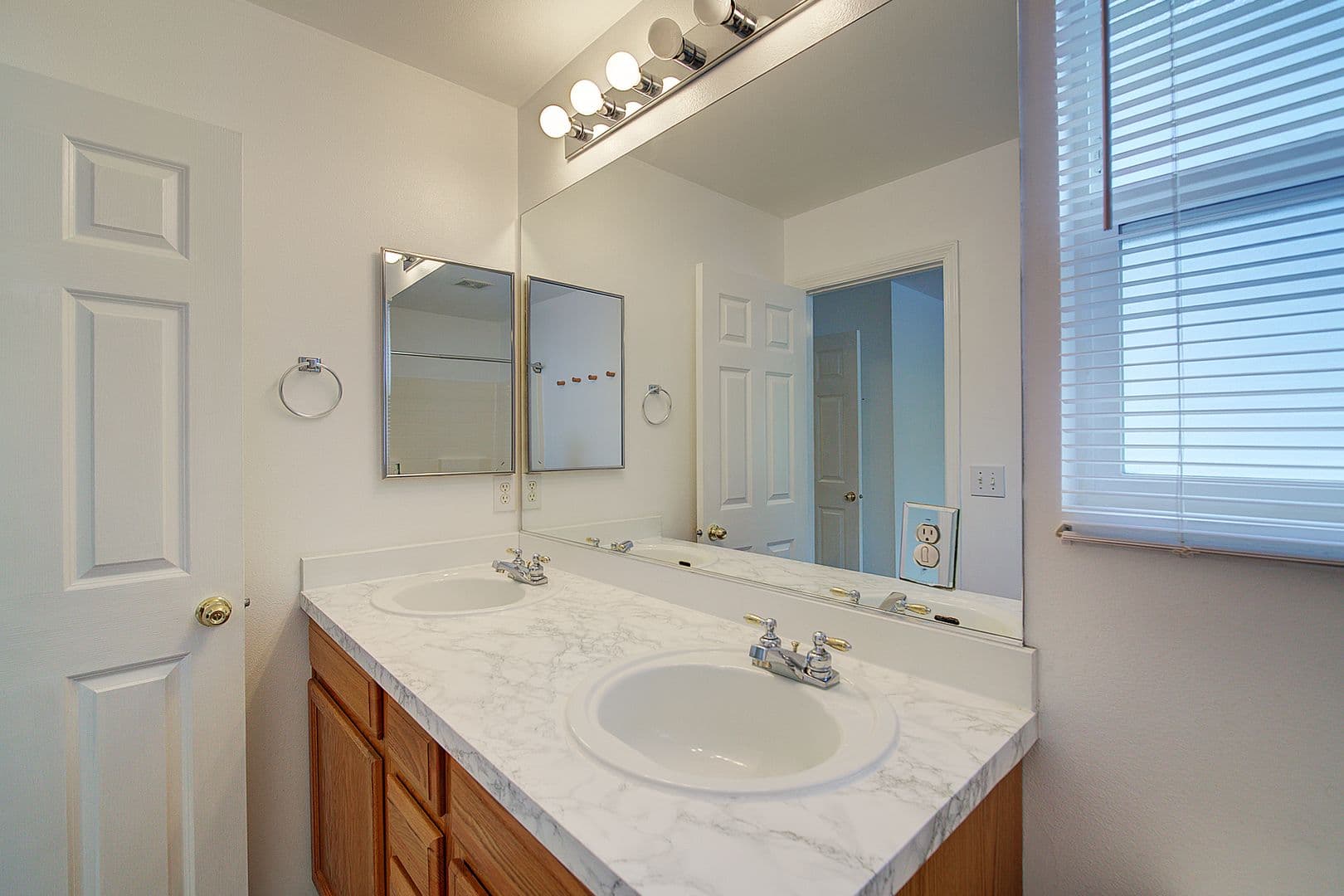 Everett House: 4919 148th Place SE