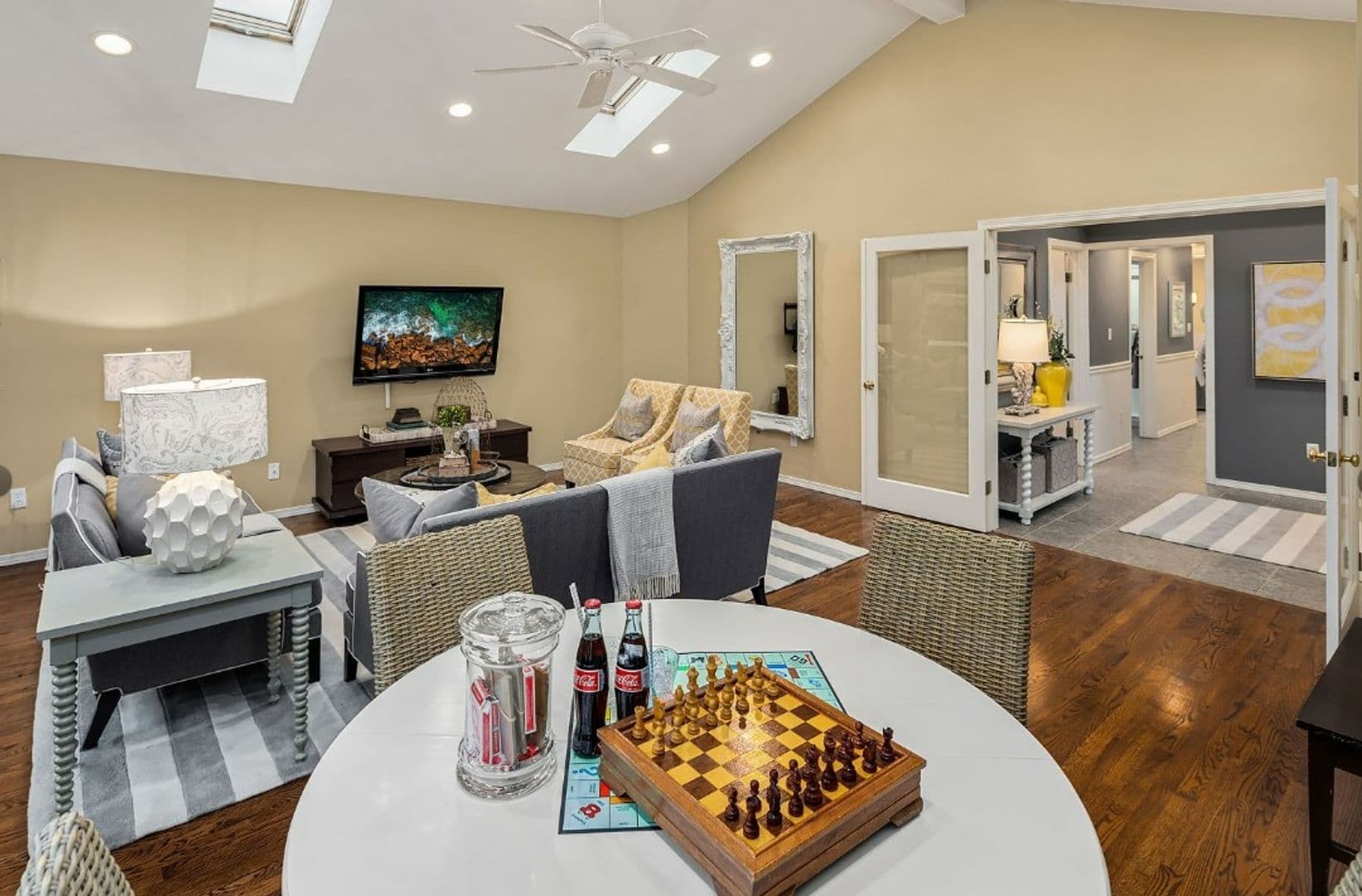 Medina House: 2647 80th Ave NE