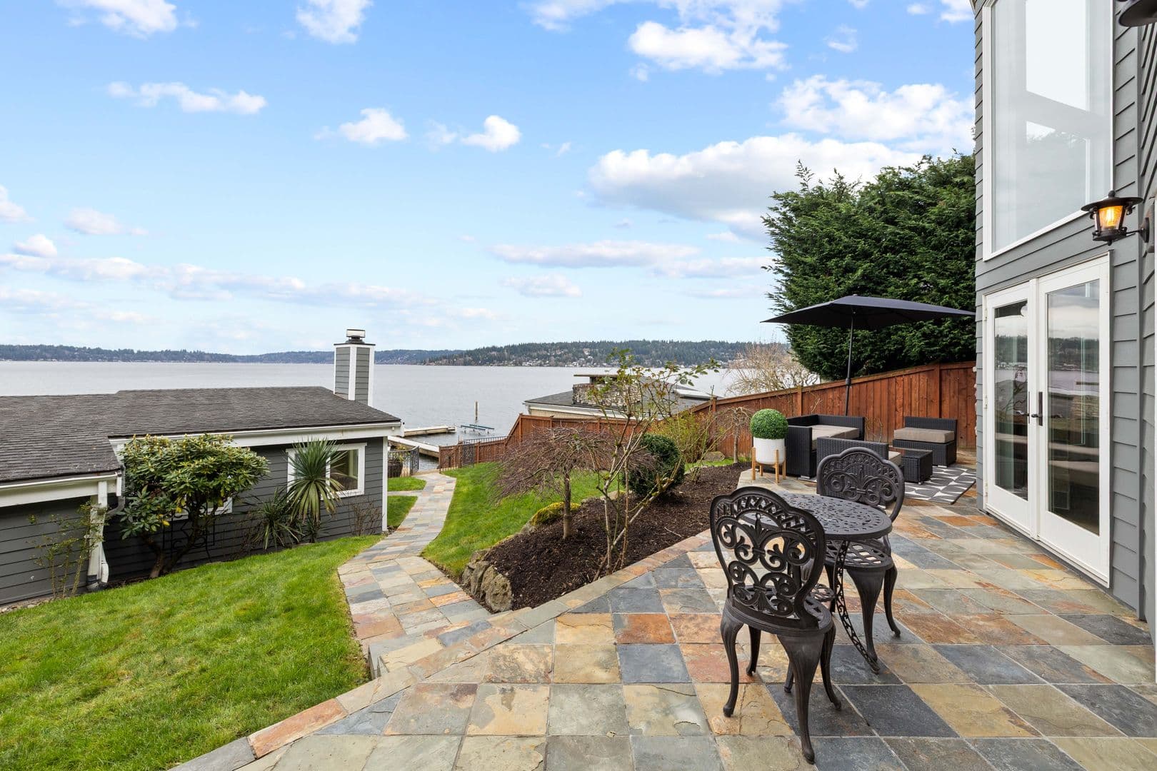 Bellevue House: 17714 SE 40th Place
