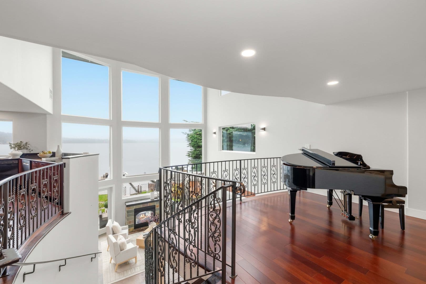Bellevue House: 17714 SE 40th Place