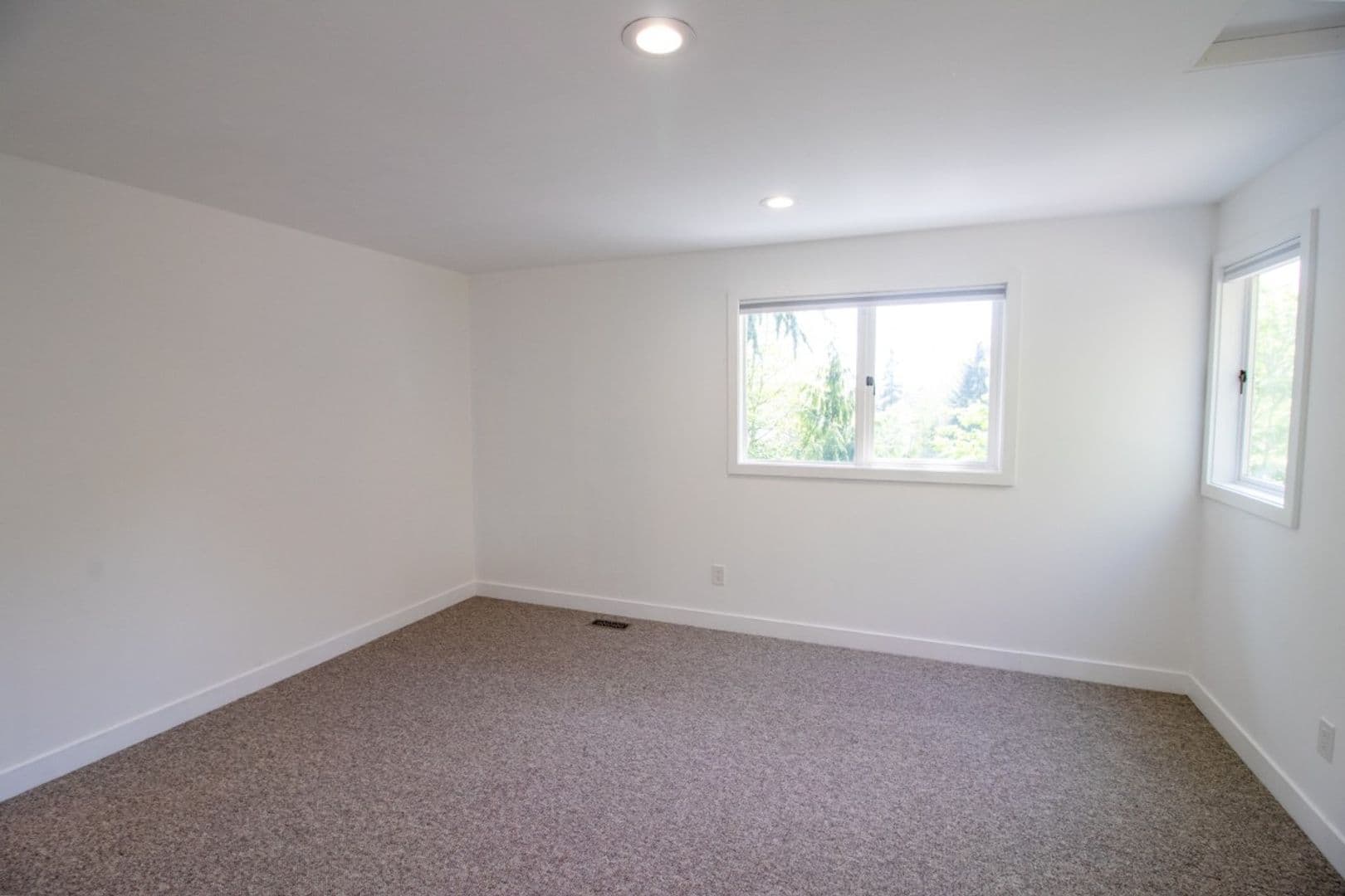 Mercer Island House: 7255 East Mercer Way
