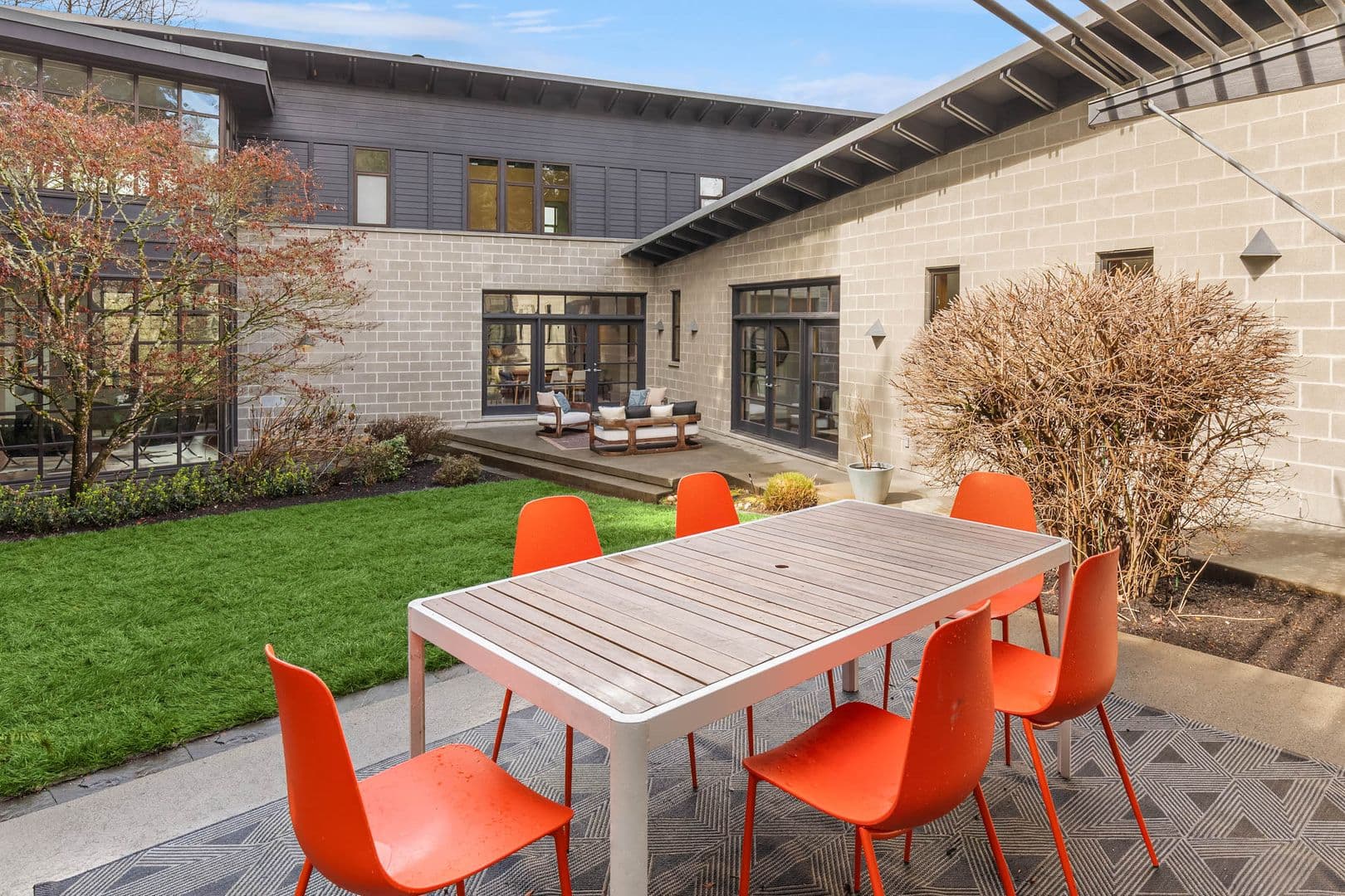 Yarrow Point House: 4218 92nd Avenue NE