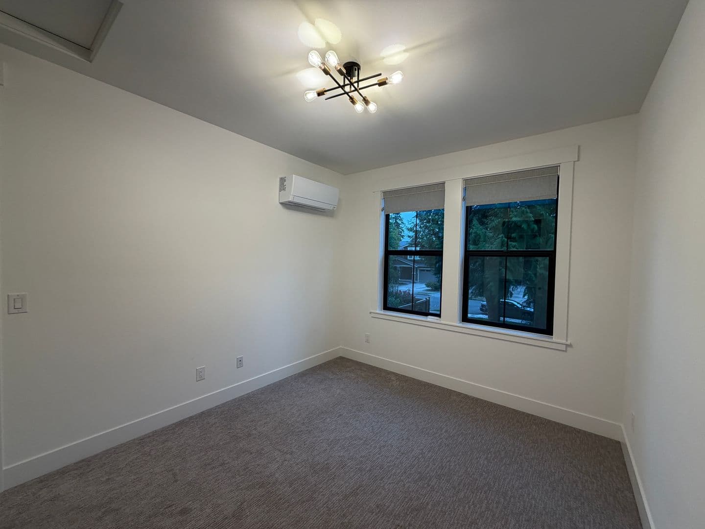 Kirkland House: 8013 131st Place NE