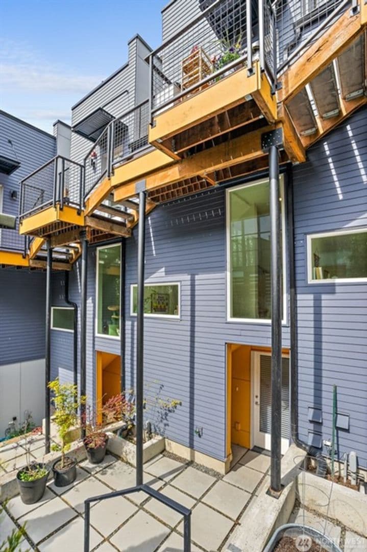 Seattle Townhome: 2513 13th Avenue S #E