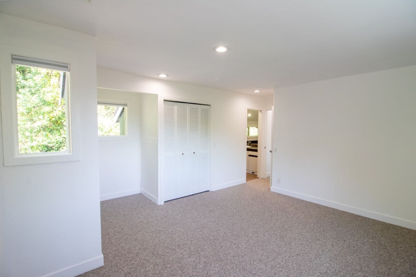 Mercer Island House: 7255 East Mercer Way