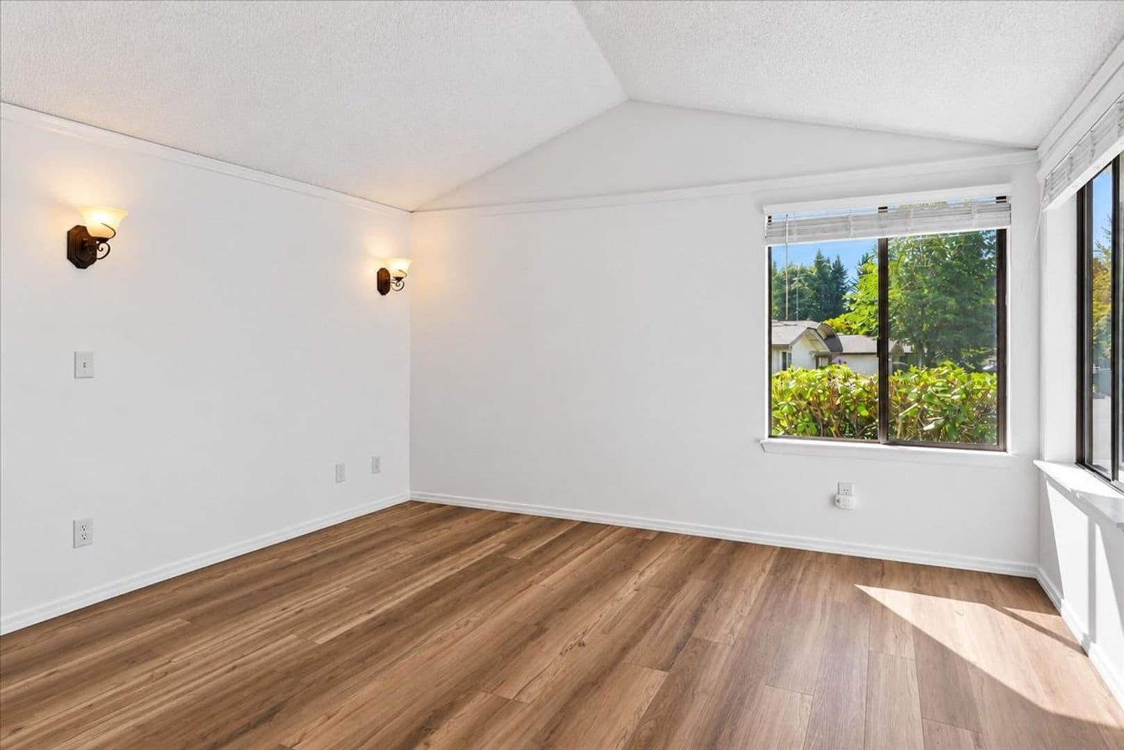 Mill Creek Condo: 16006 Village Green Drive #A