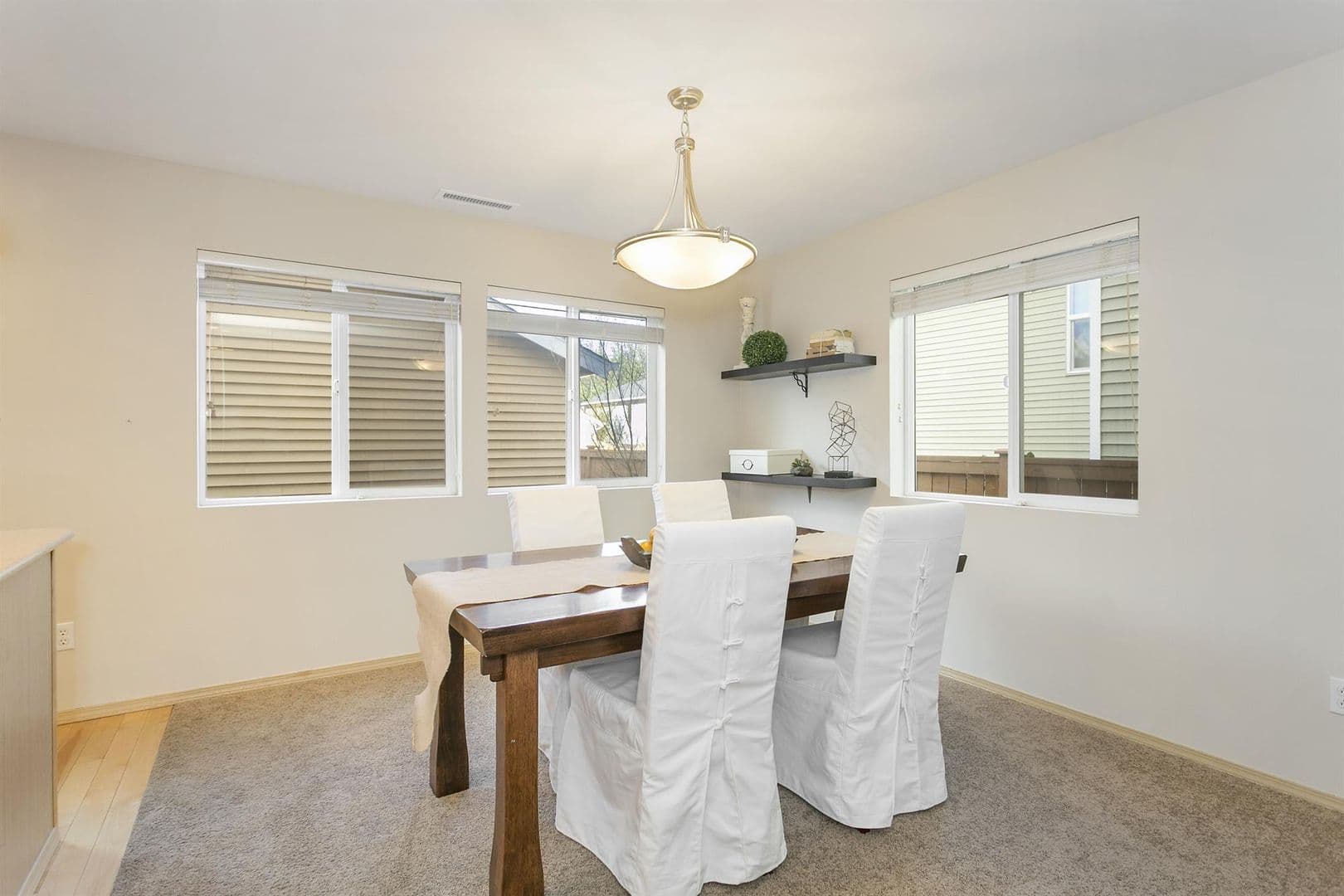 Snoqualmie House: 36518 SE Woody Creek Lane