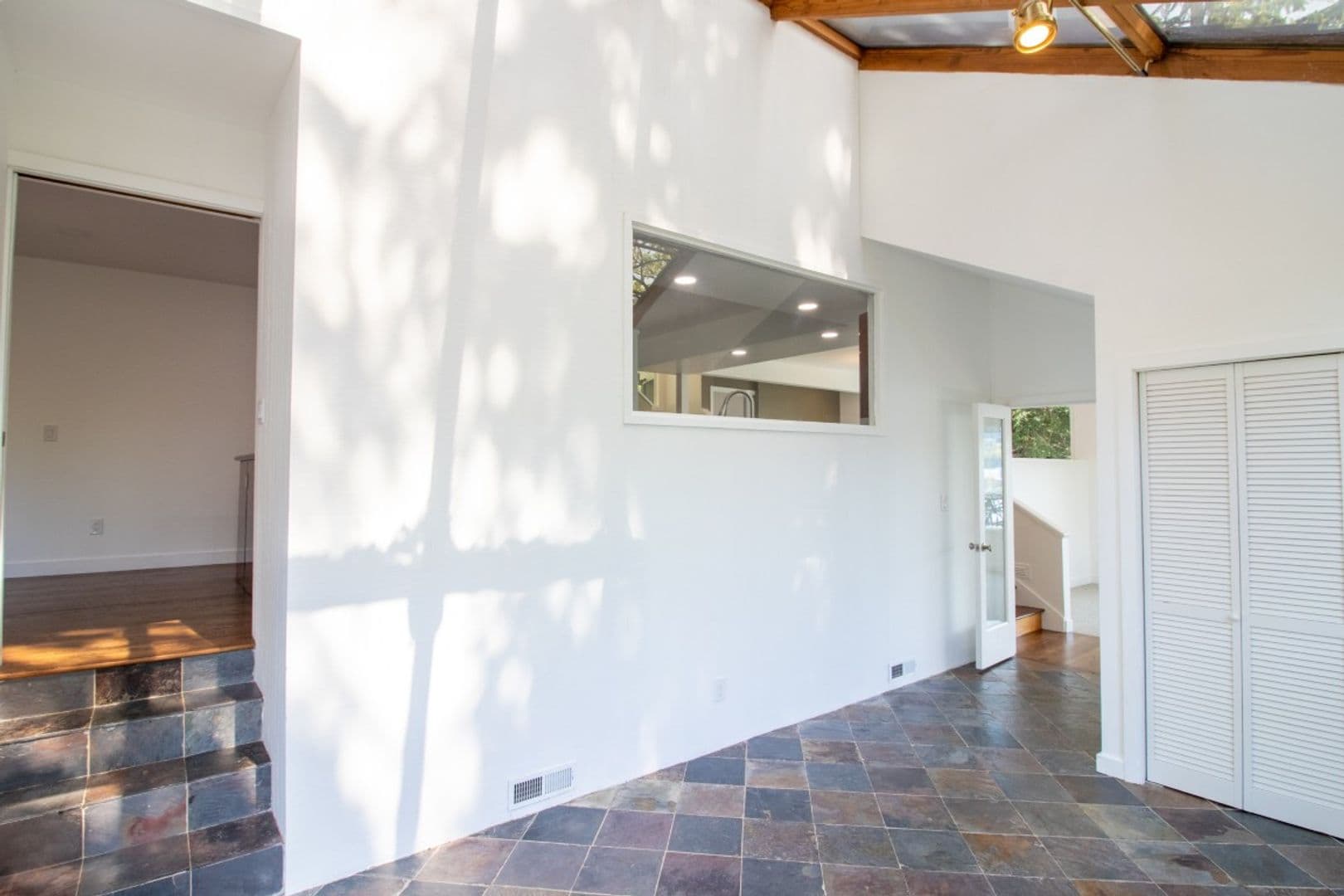 Mercer Island House: 7255 East Mercer Way