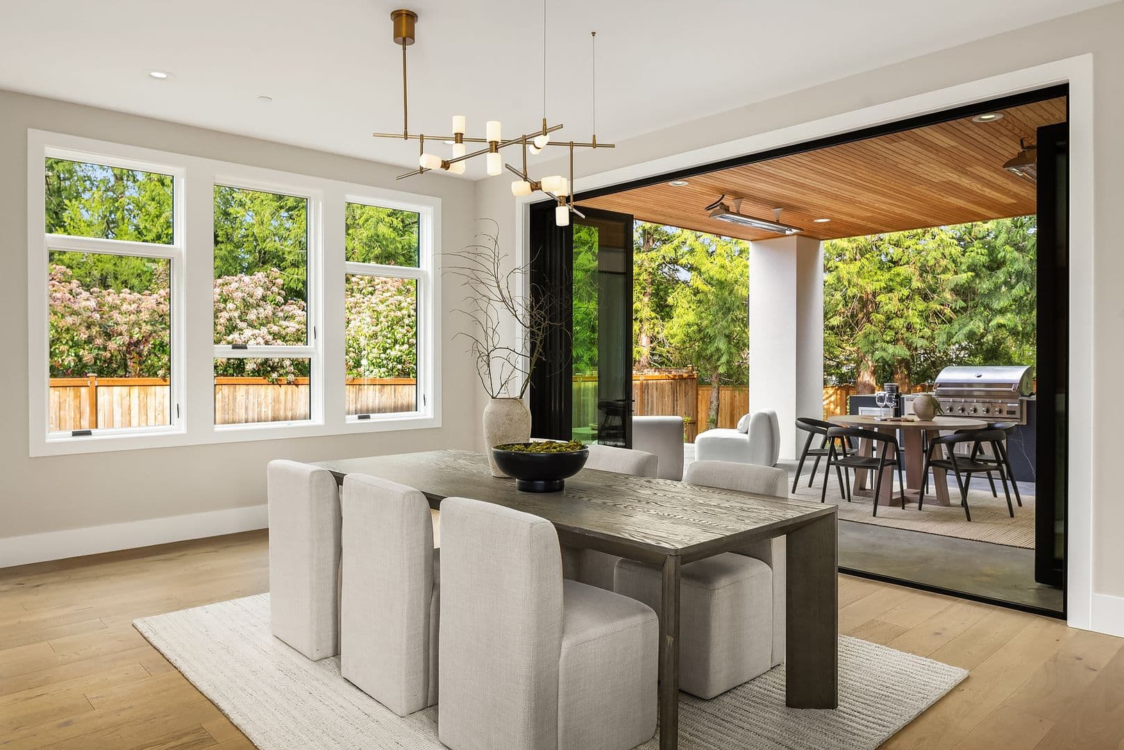 Medina House: 2436 82nd Avenue NE