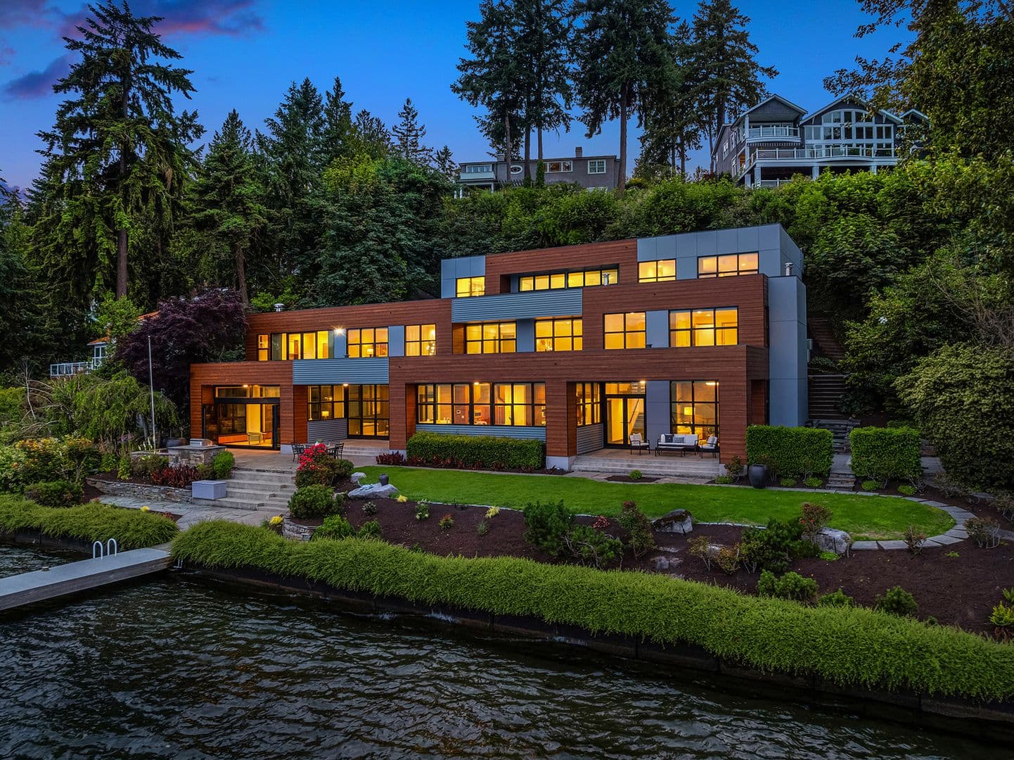 Mercer Island House: 3840 E Mercer Way