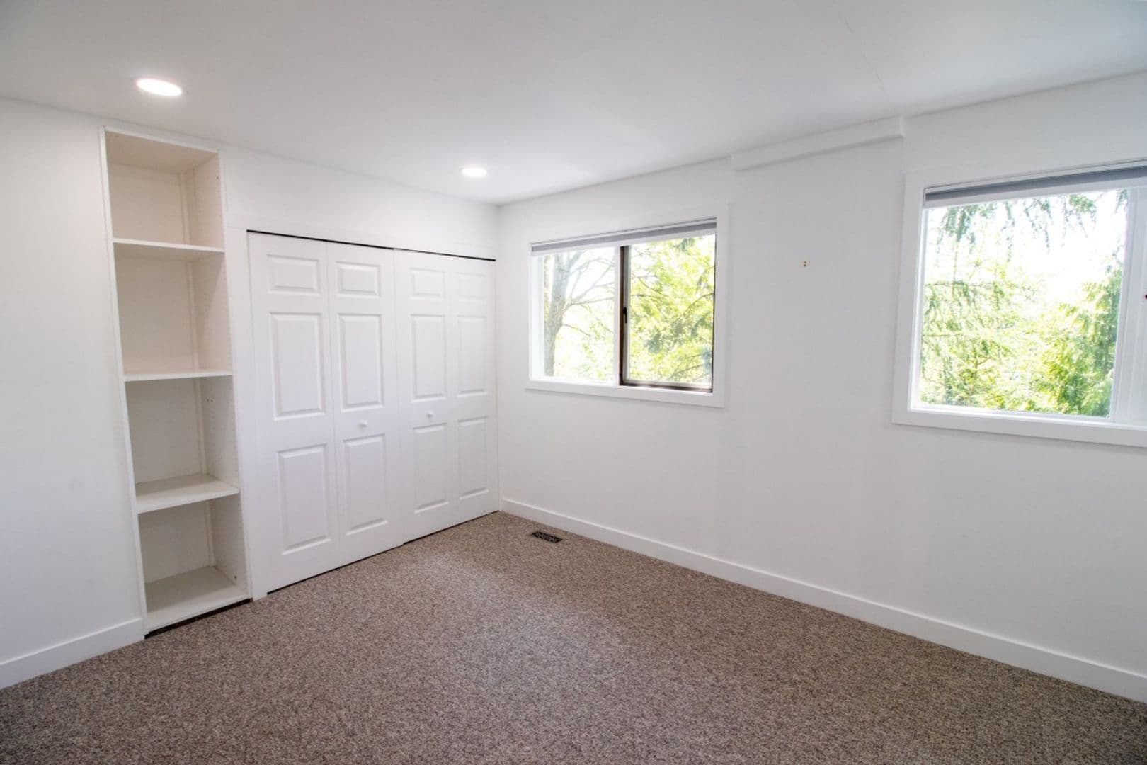Mercer Island House: 7255 East Mercer Way