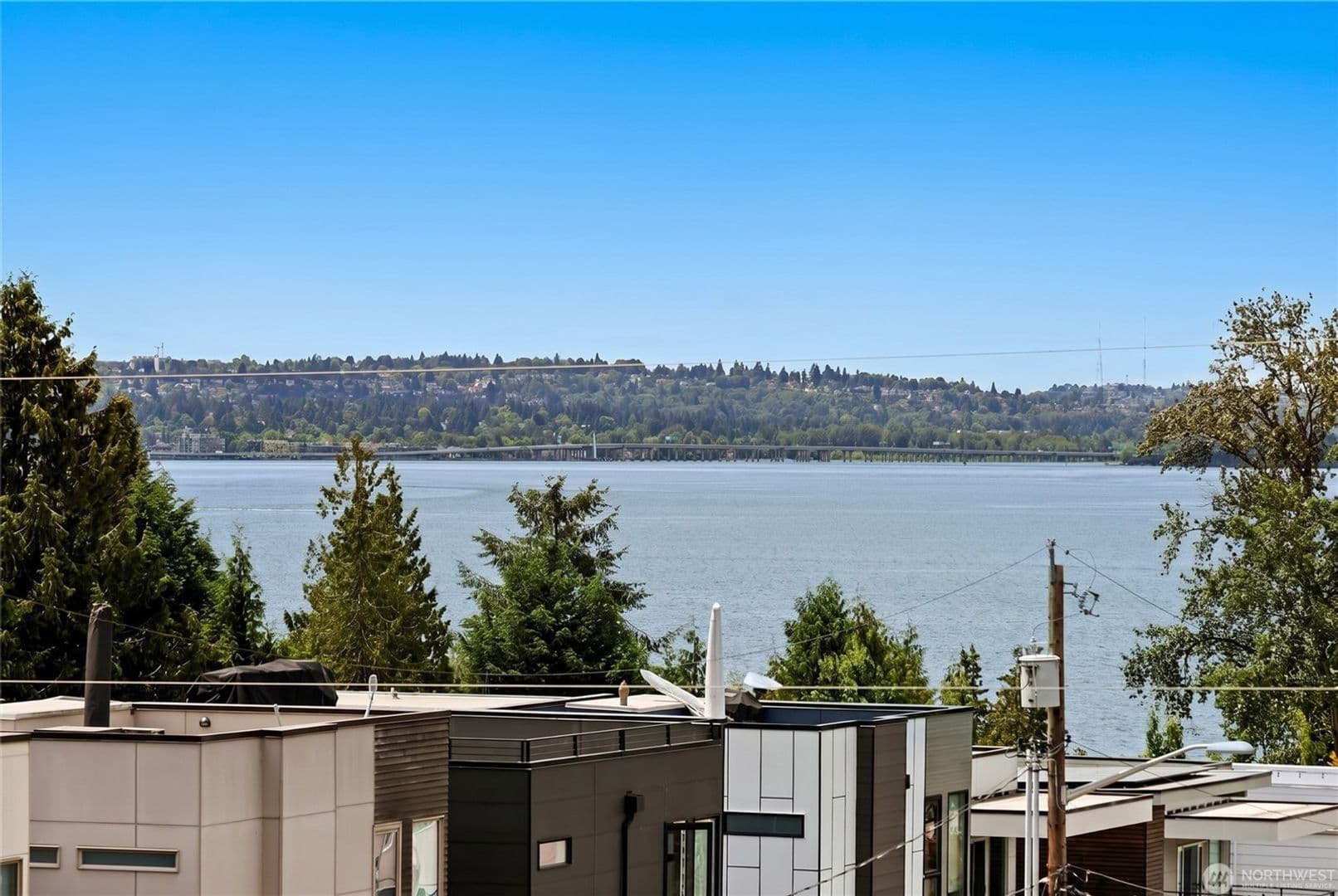 Kirkland House: 6304 Lakeview Drive