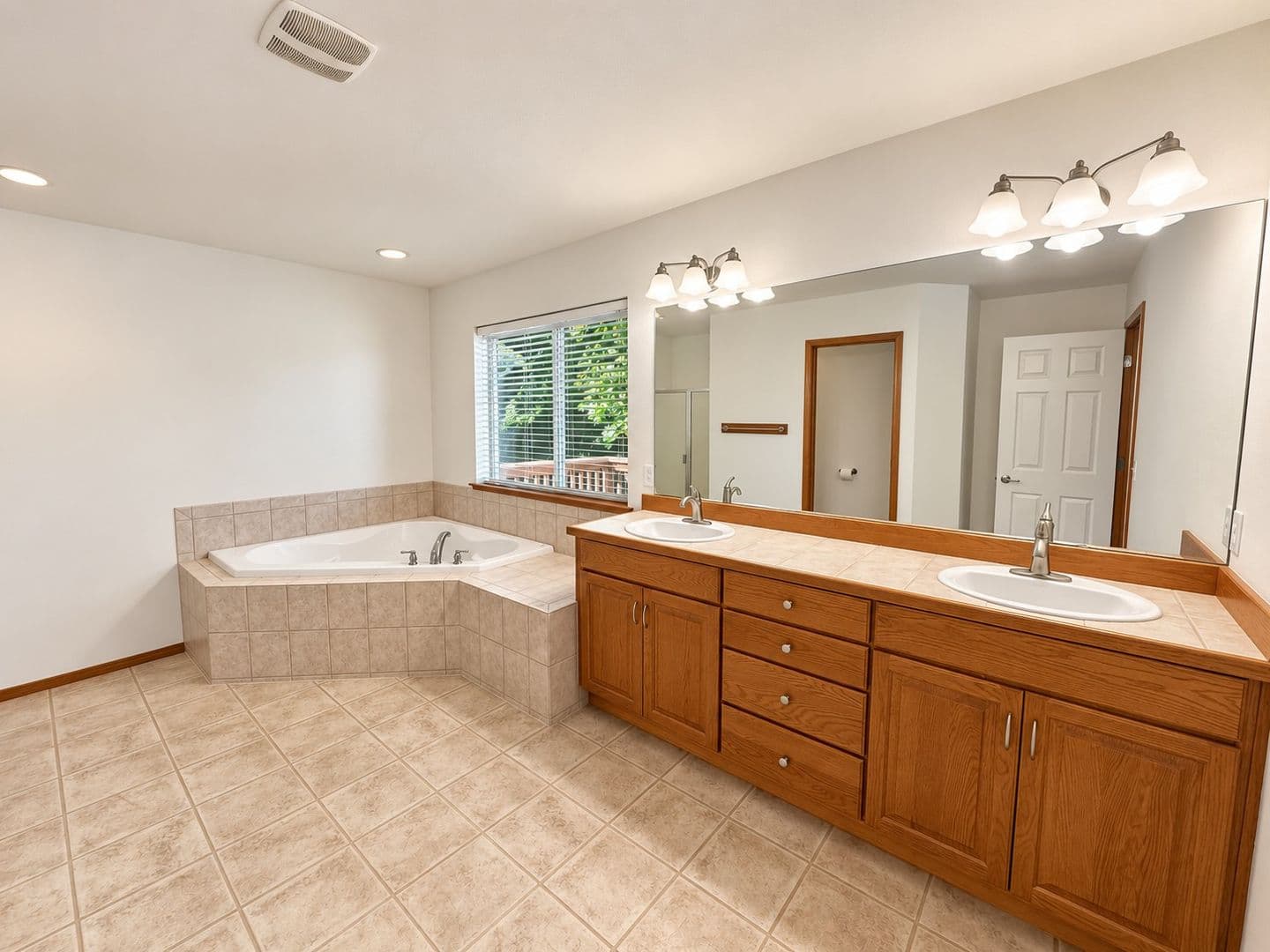 Lynnwood House: 4223 144th Street SW