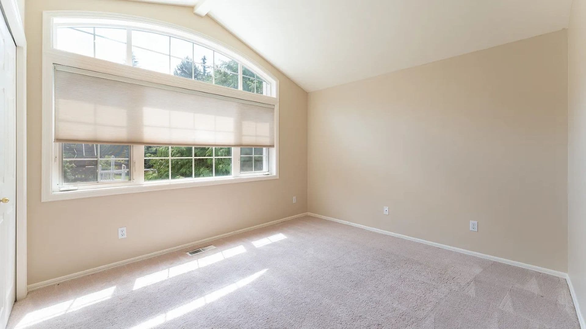 Bellevue House: 16410 SE 56th Place