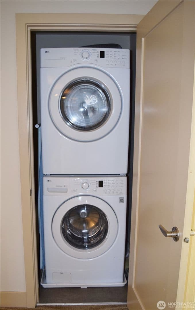 Seattle Townhome: 935 N 98th Street #A