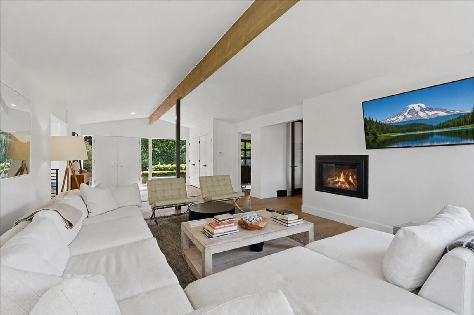 Medina House: 631 84th Avenue NE