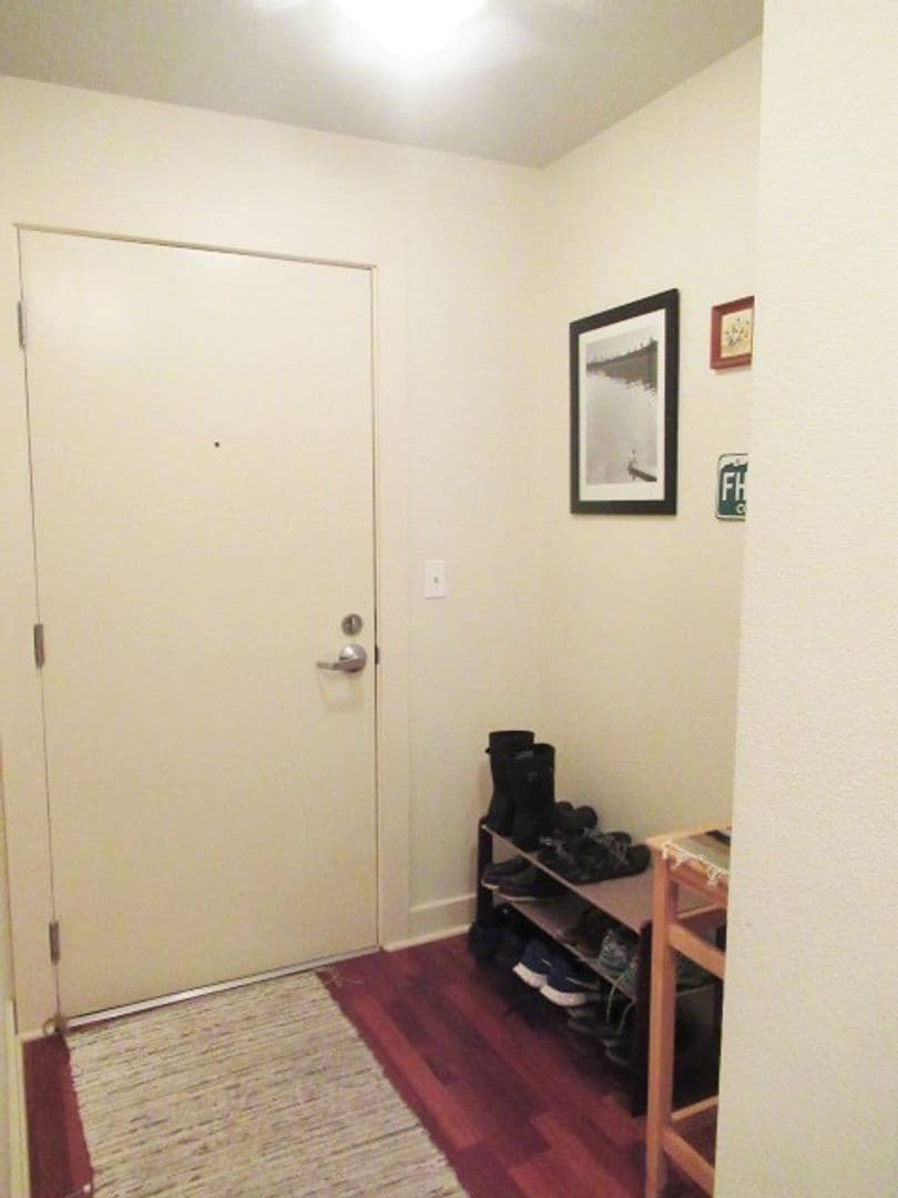 Seattle Condo: 700 E Denny Way #202