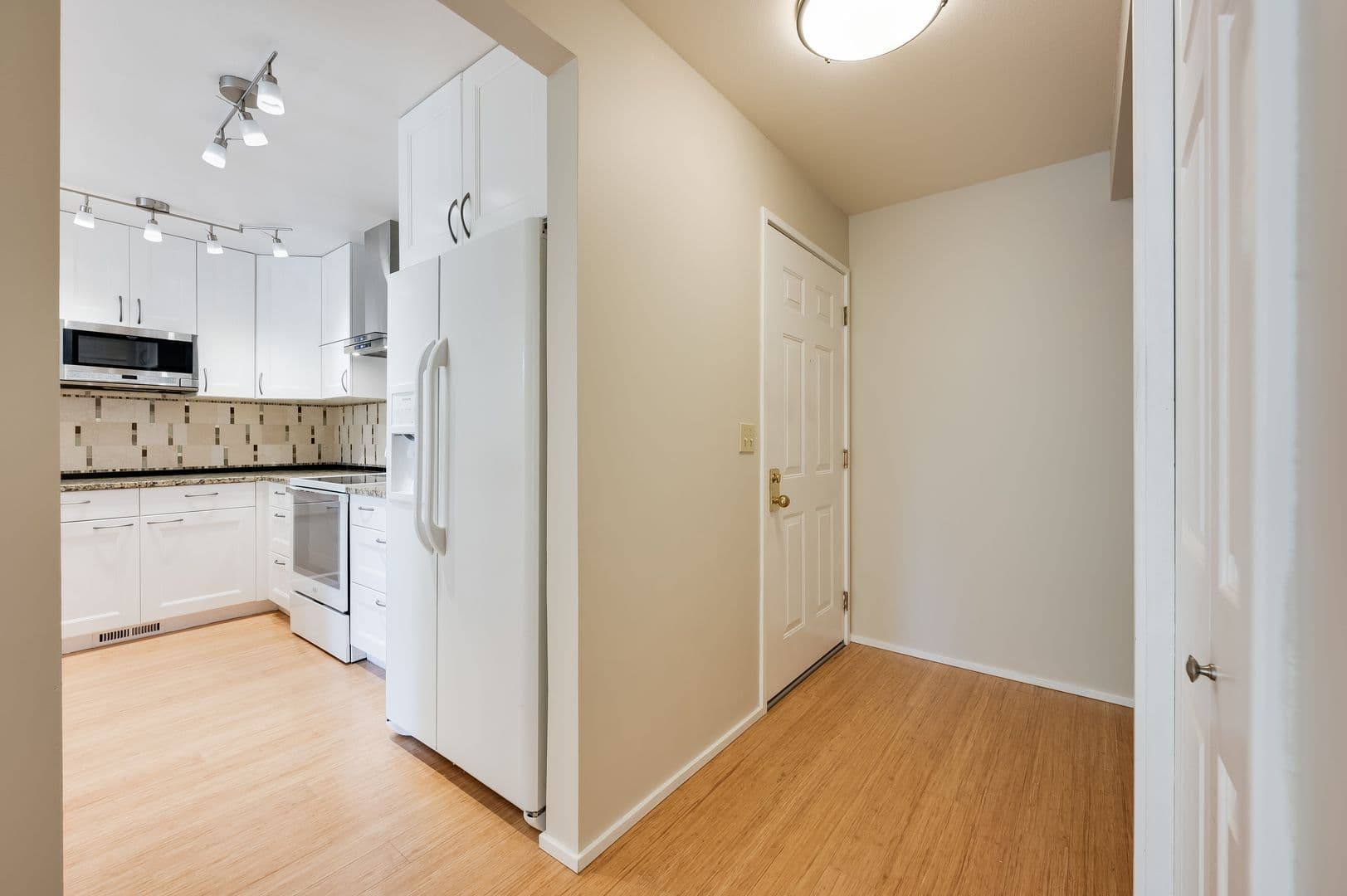 Issaquah Condo: 4152 Providence Point Dr SE #104