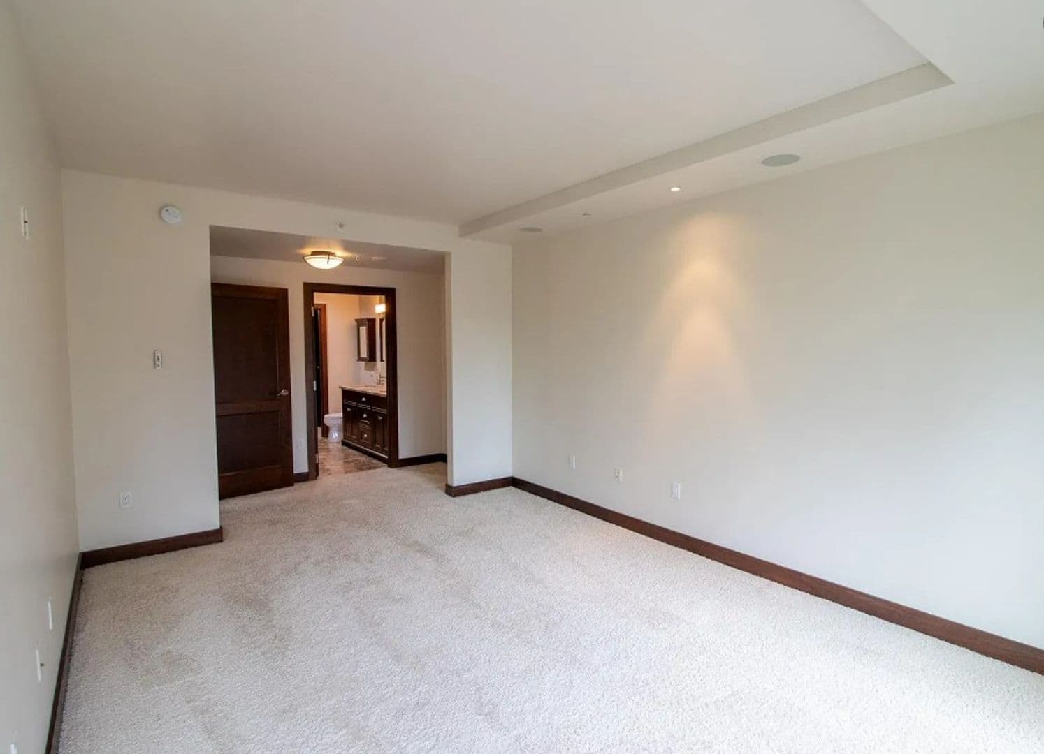 Bellevue Townhome: 10660 NE 9th Place