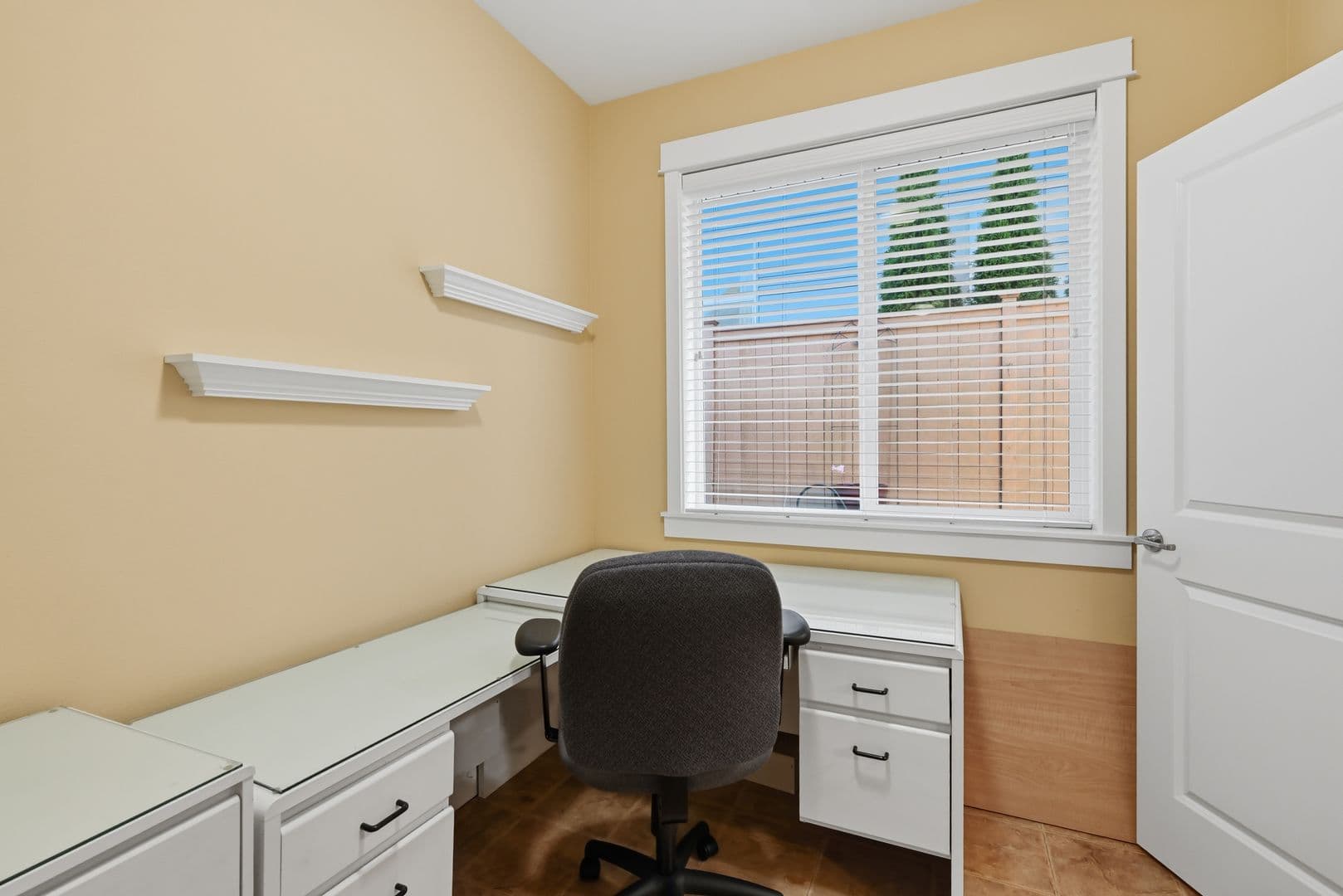 Snoqualmie House: 9329 Hebner Avenue SE
