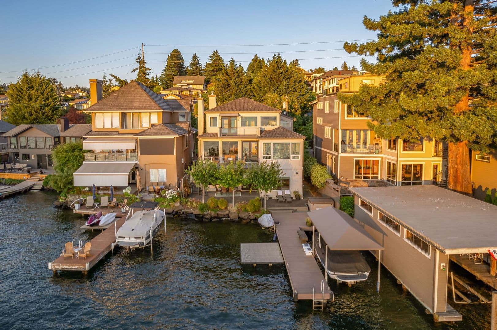 Renton House: 3711 Lake Washington Blvd N