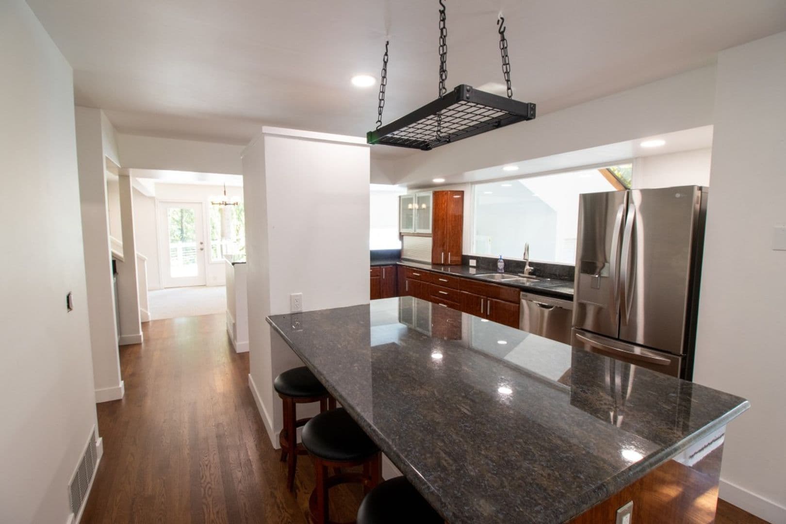 Mercer Island House: 7255 East Mercer Way
