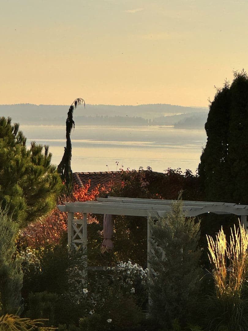 Seattle House: 10680 Marine View Drive SW
