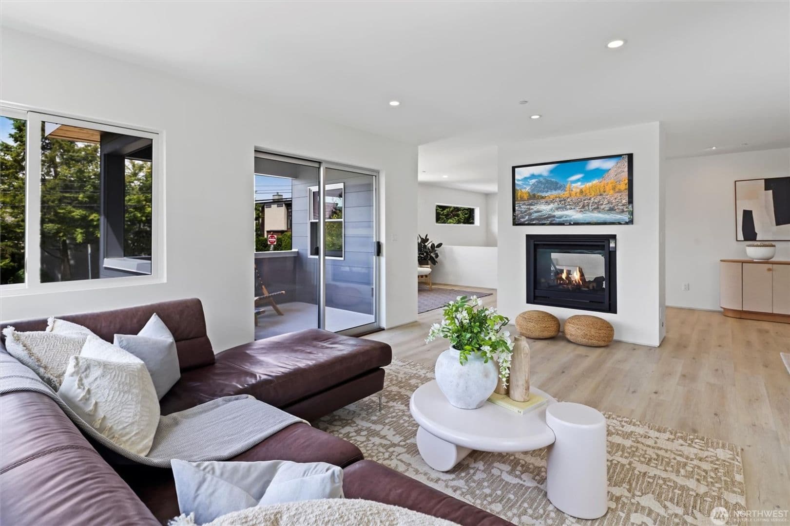 Kirkland House: 6304 Lakeview Drive
