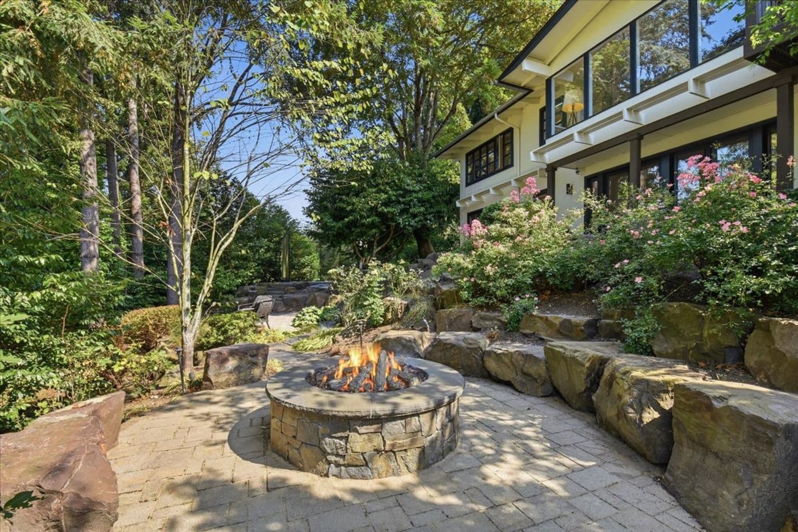 Medina House: 631 84th Avenue NE