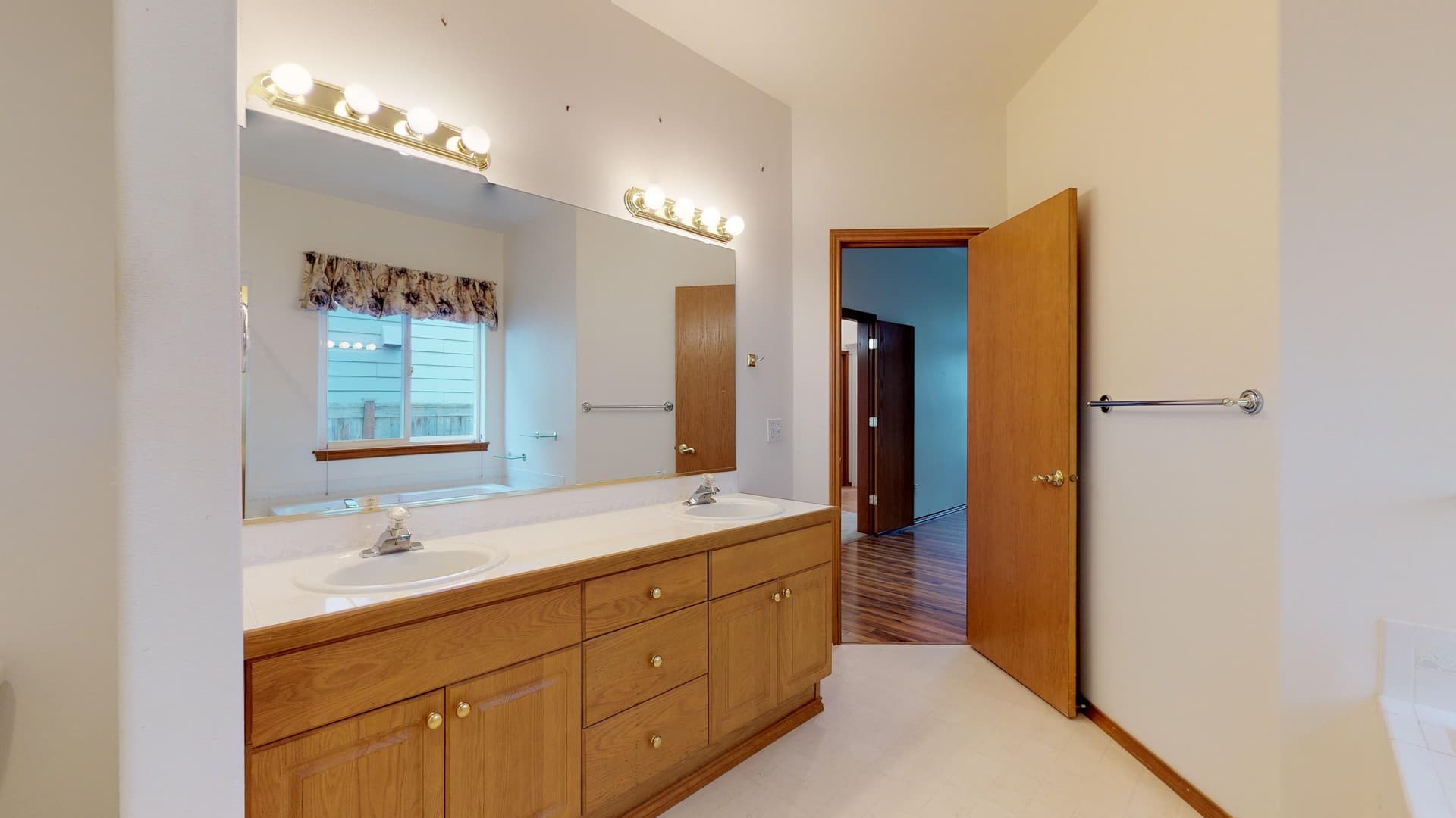Covington House: 25430 156th Place SE