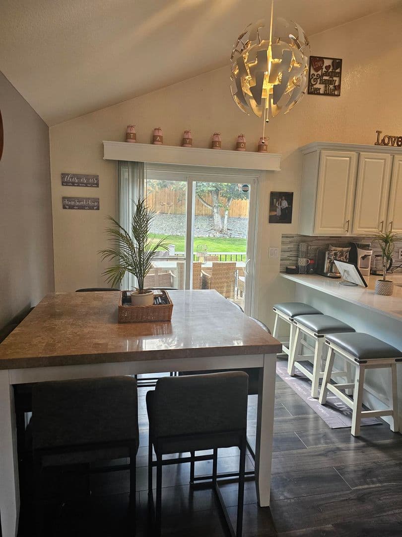 Federal Way House: 36521 1st Place SW
