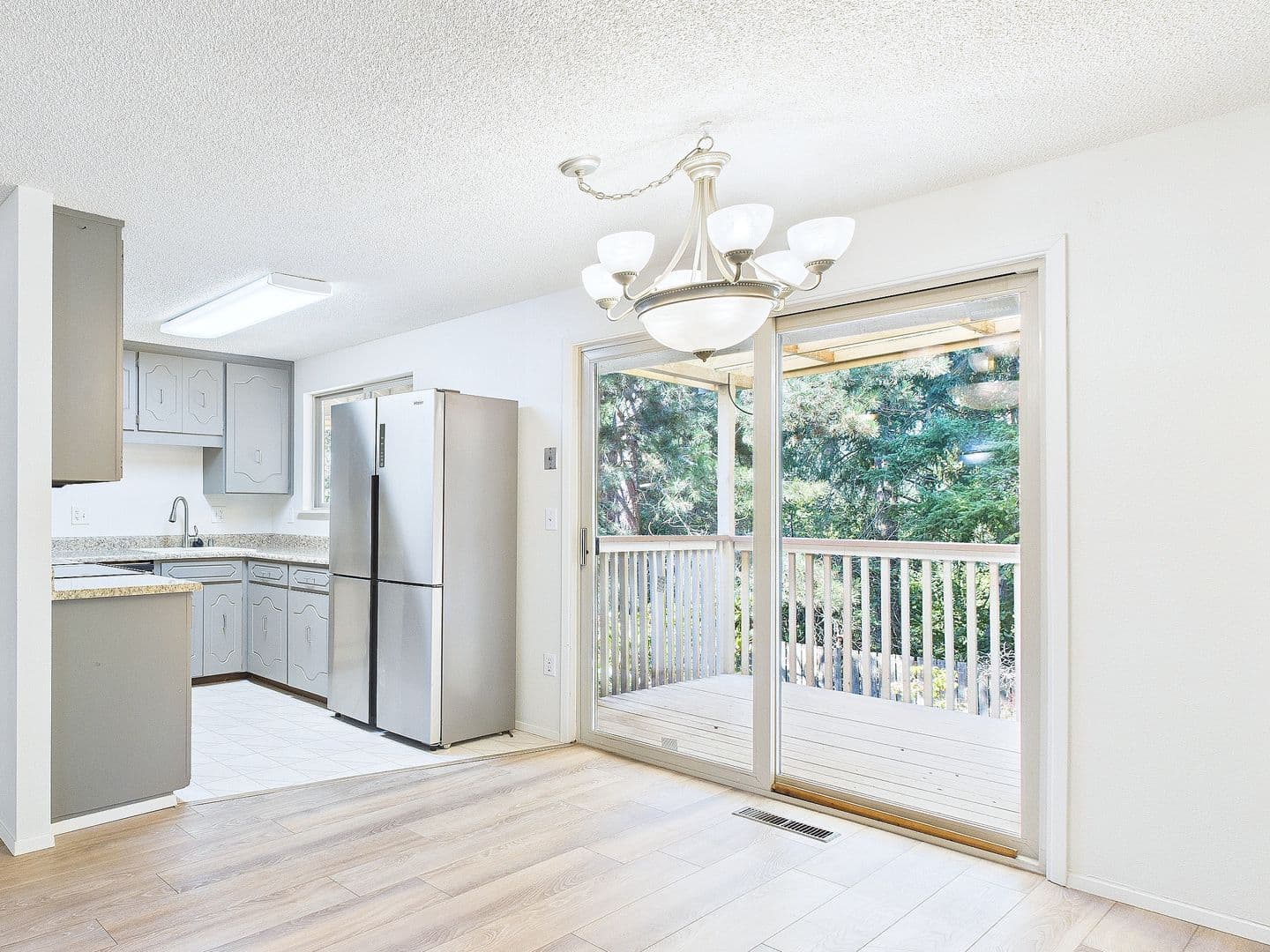 Tacoma Apartment: 8013-8015 Sunset Terrace W