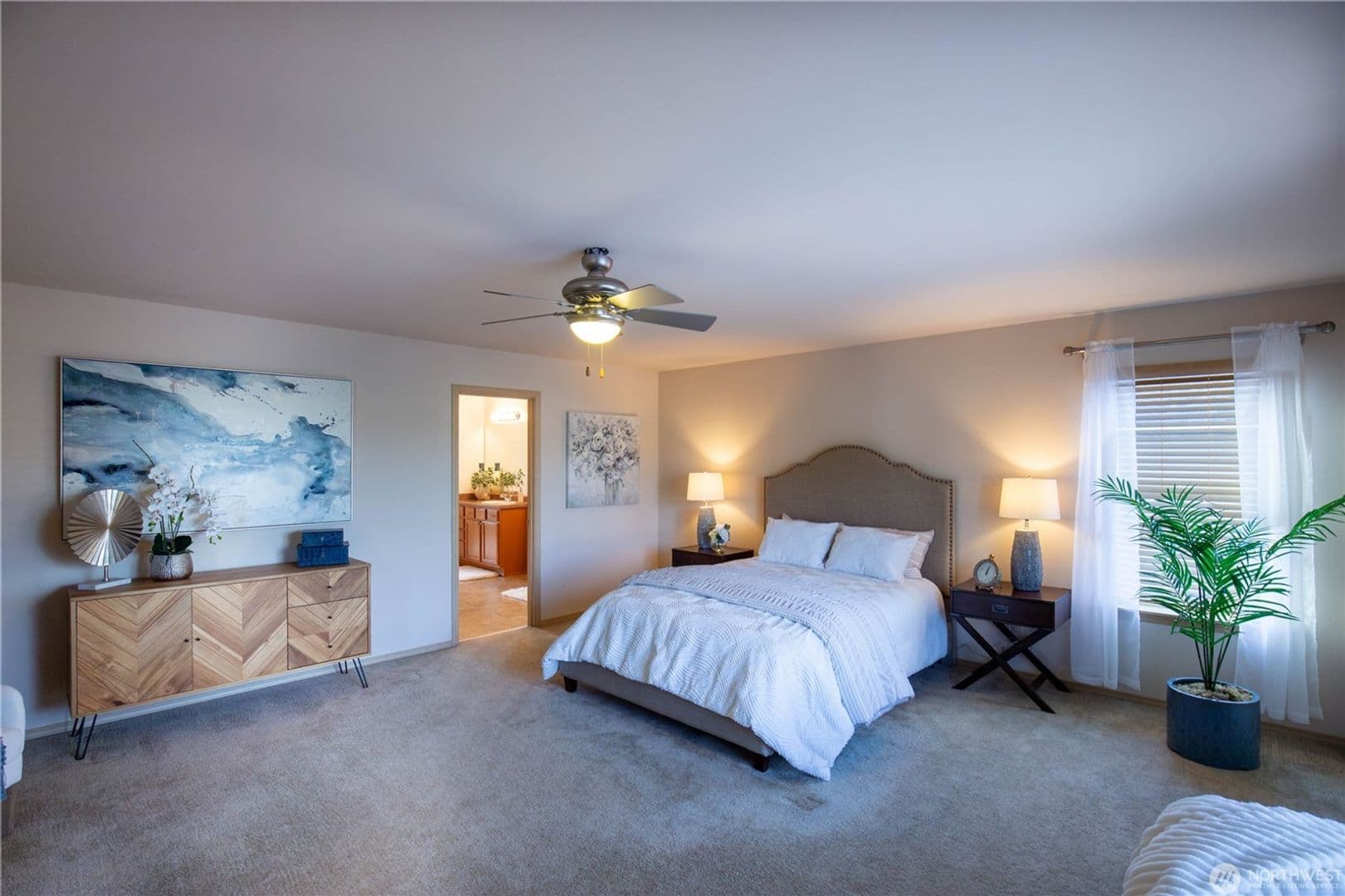 Federal Way House: 33219 41st Pl S
