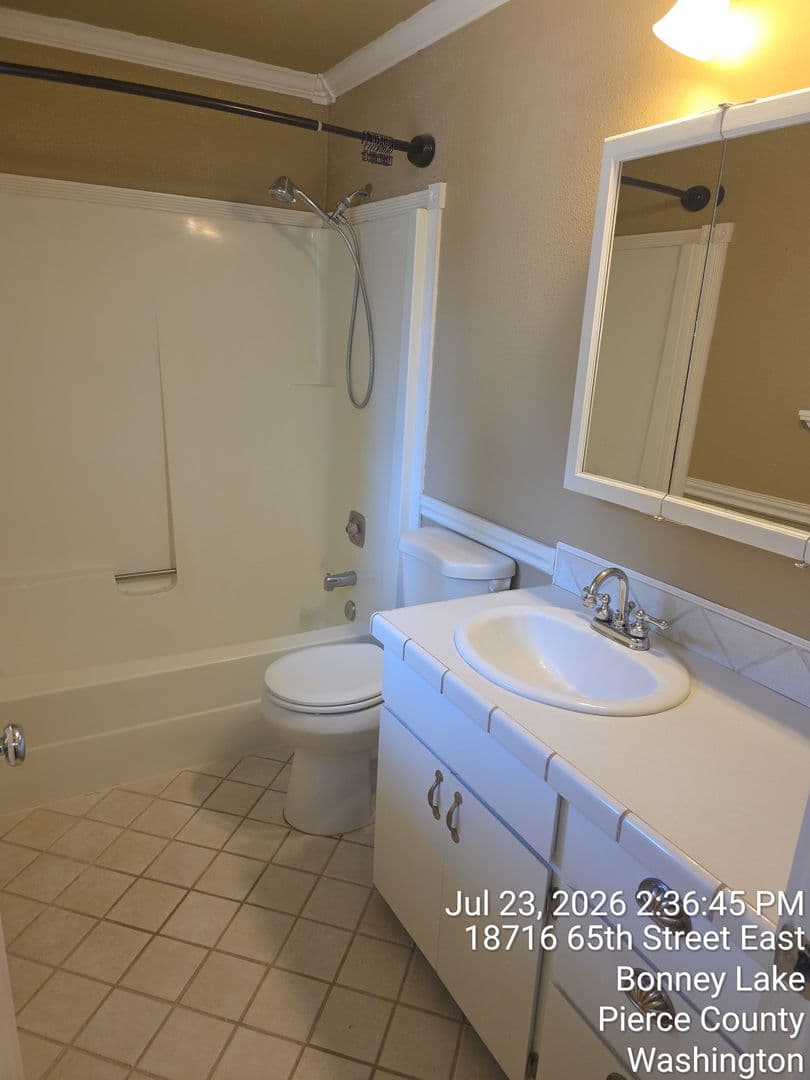 Bonney Lake House: 18716 65th St E