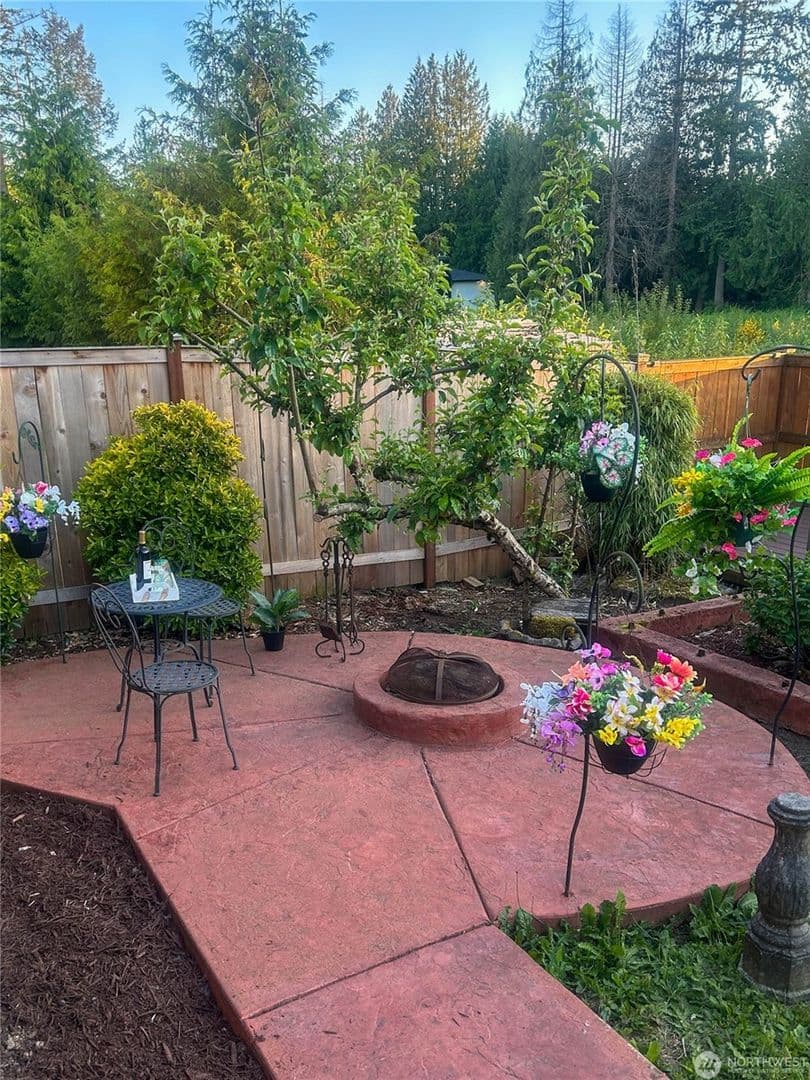 Federal Way House: 33219 41st Pl S
