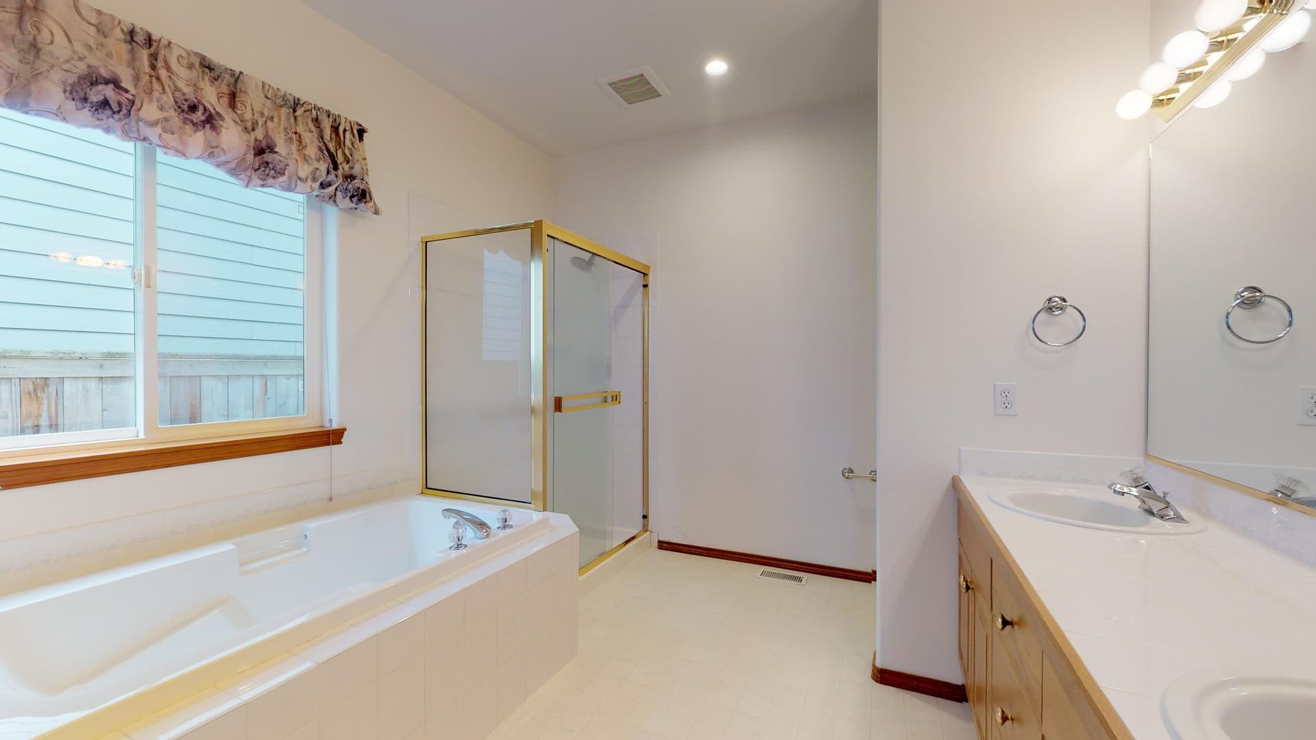 Covington House: 25430 156th Place SE