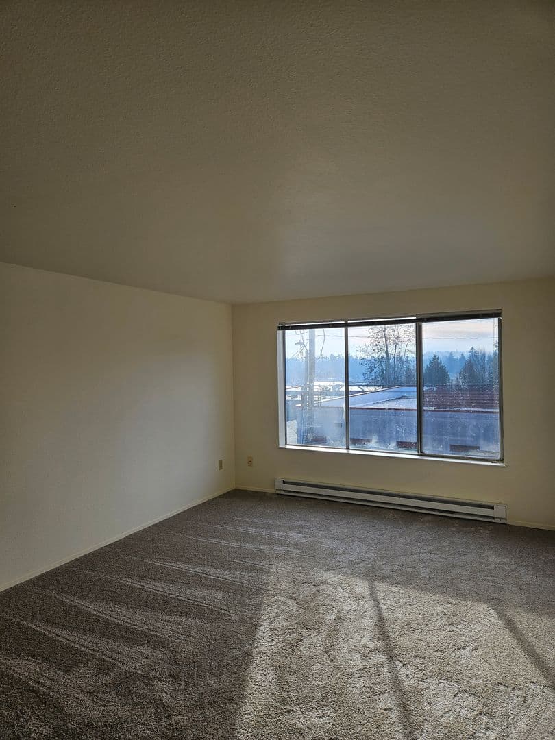 Burien Apartment: 150 SW 156th St