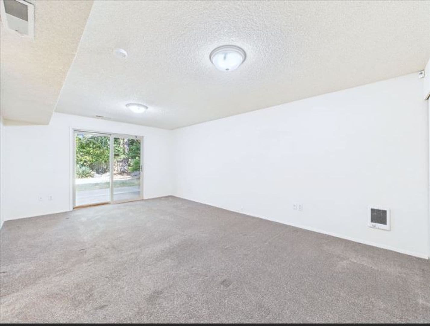 Tacoma Apartment: 8013-8015 Sunset Terrace W