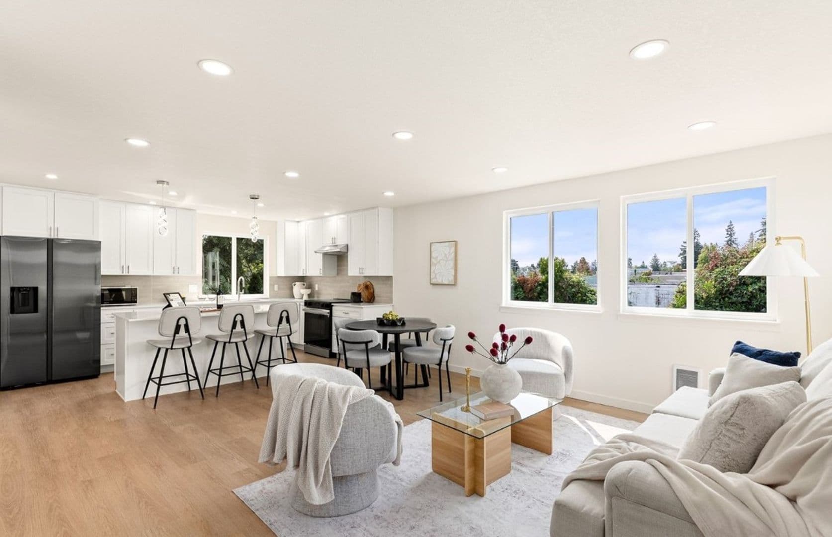Burien Apartment: 14643 8th Ave Sw
