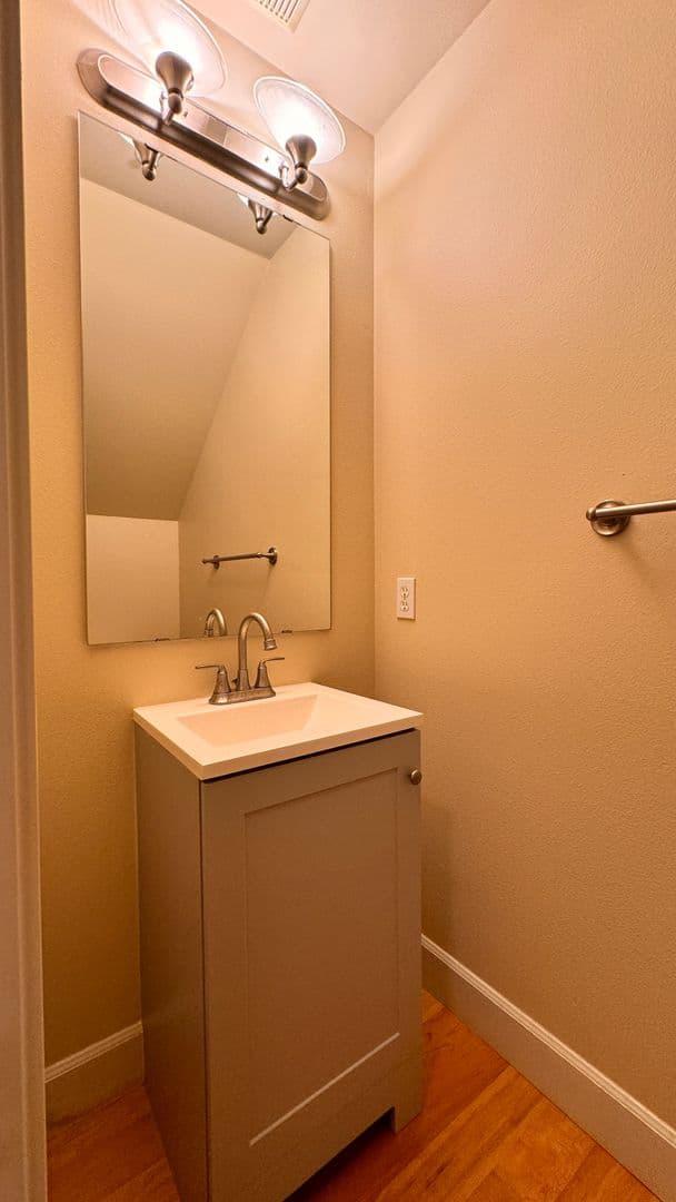 Issaquah House: 21246 SE 42nd Pl