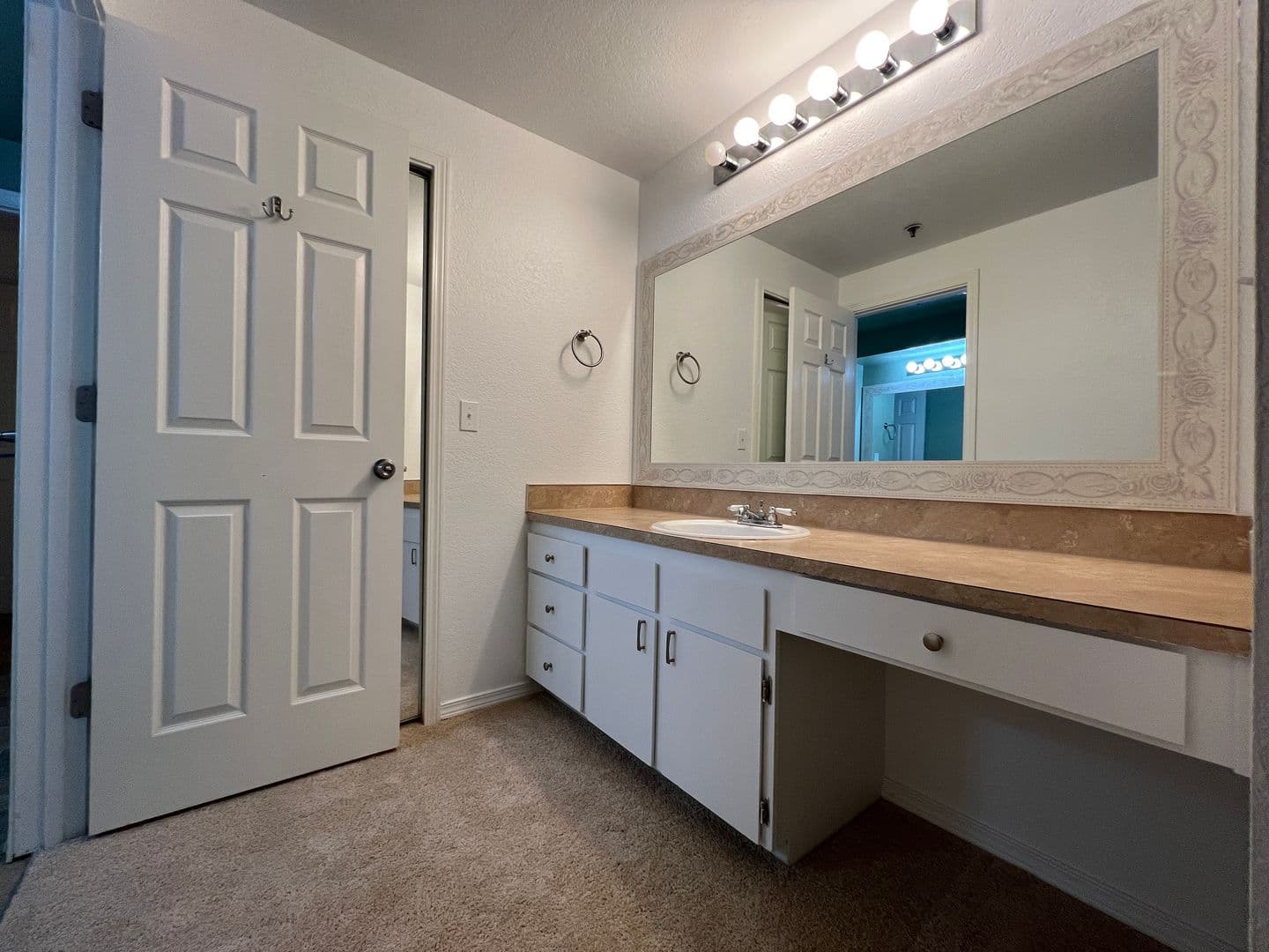 Kent Condo: 25010 98th Place S