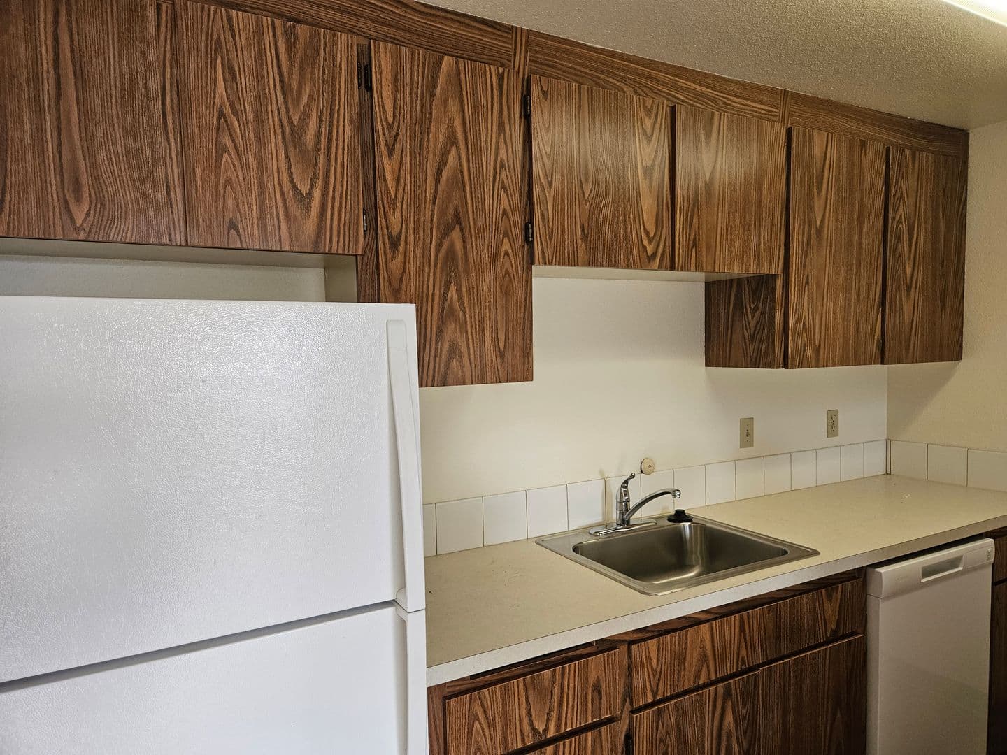 Burien Apartment: 150 SW 156th St