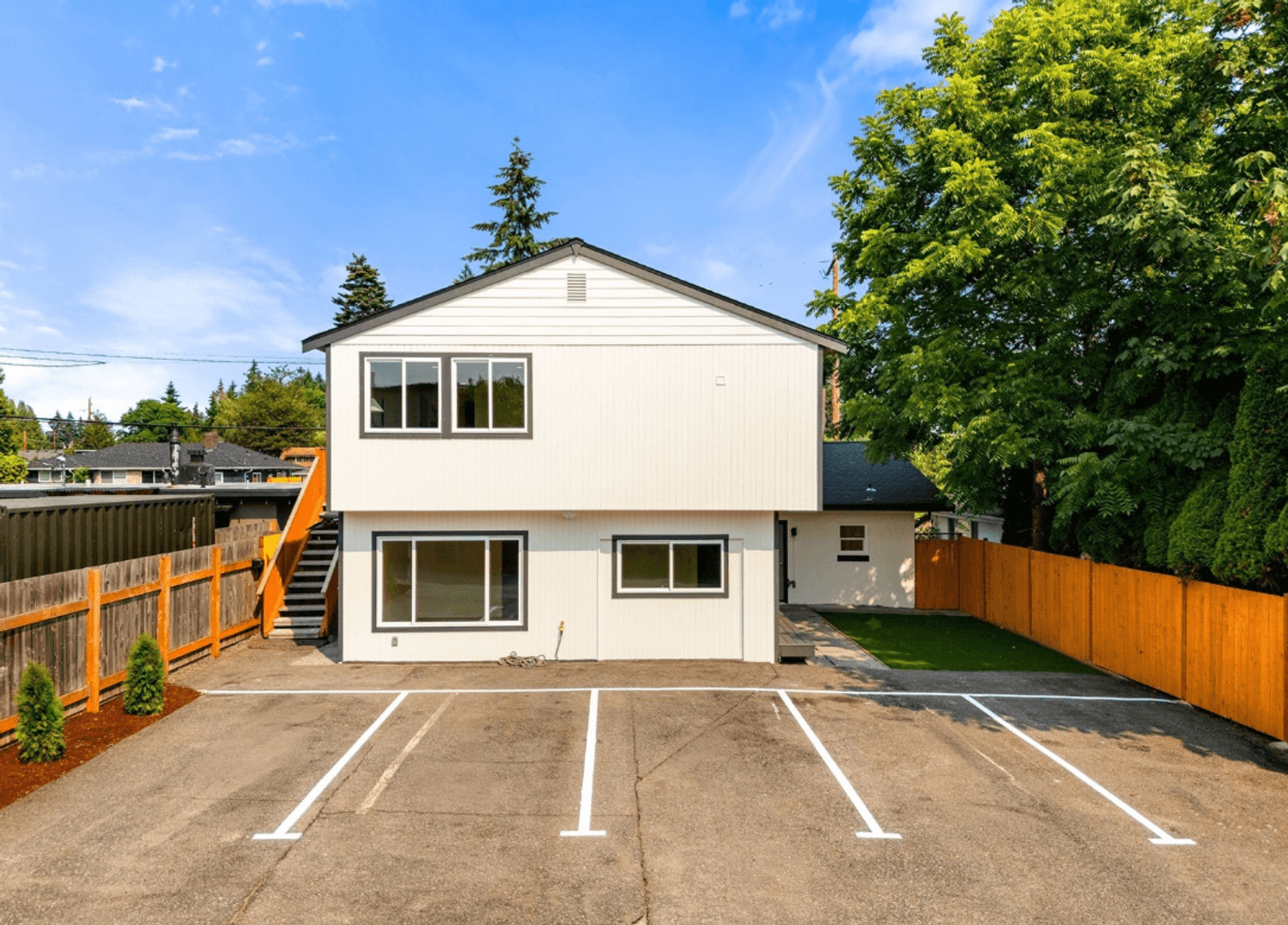 Burien Apartment: 14643 8th Ave Sw