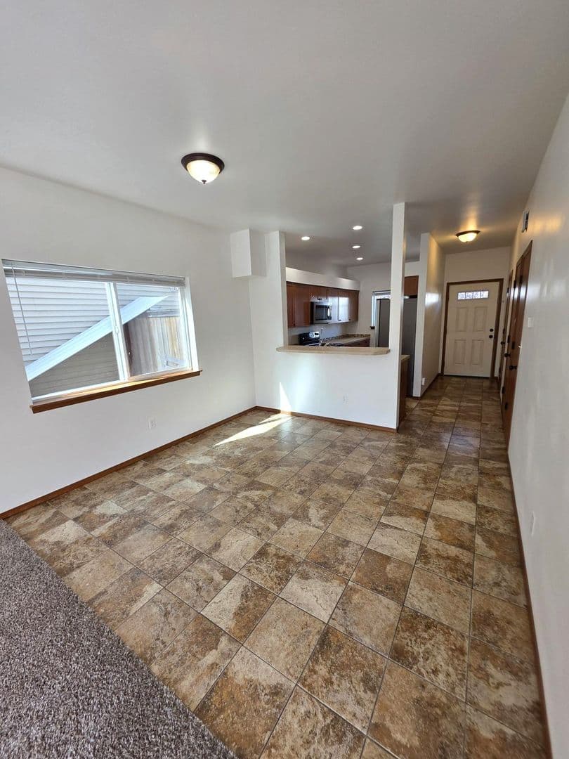 Kent House: 923 4th Ave N
