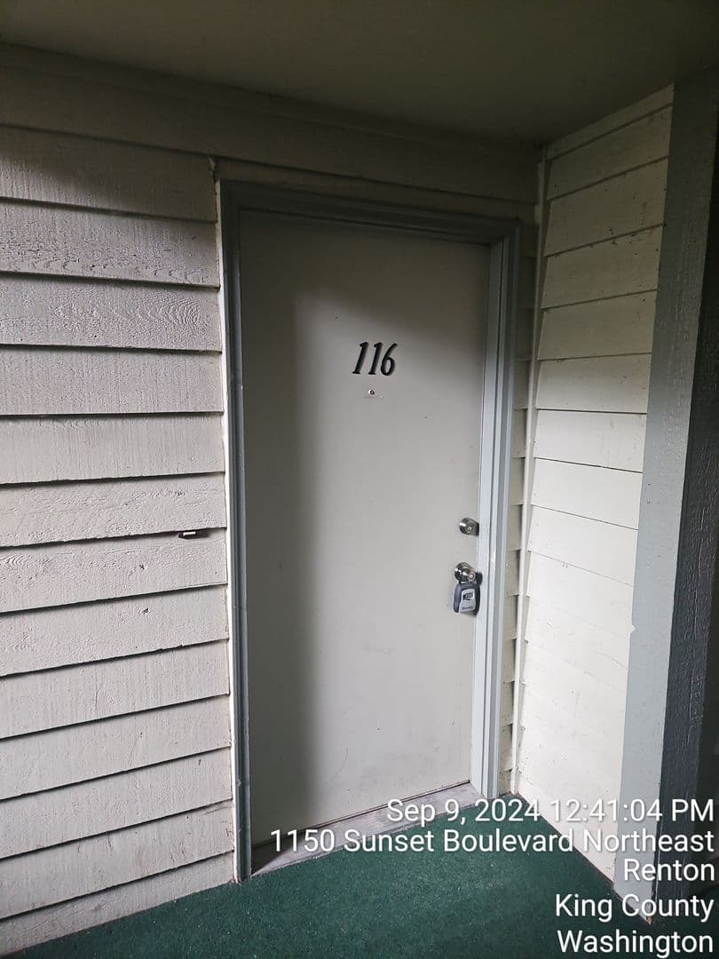 Renton Condo: 1150 Sunset Blvd NE, #116