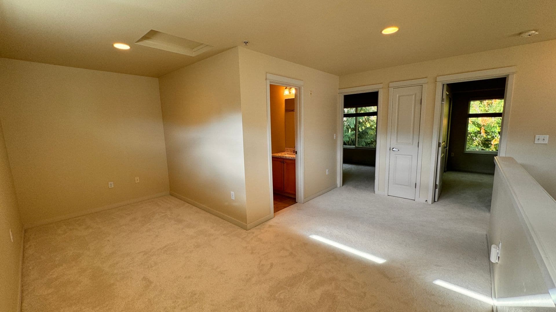 Issaquah House: 21246 SE 42nd Pl