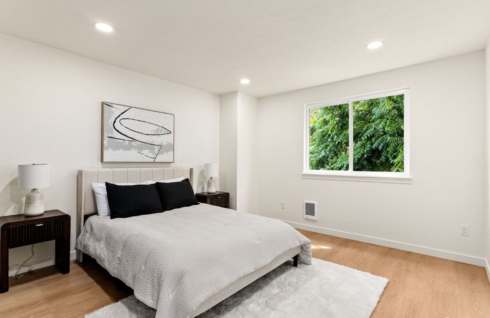 Burien Apartment: 14643 8th Ave Sw