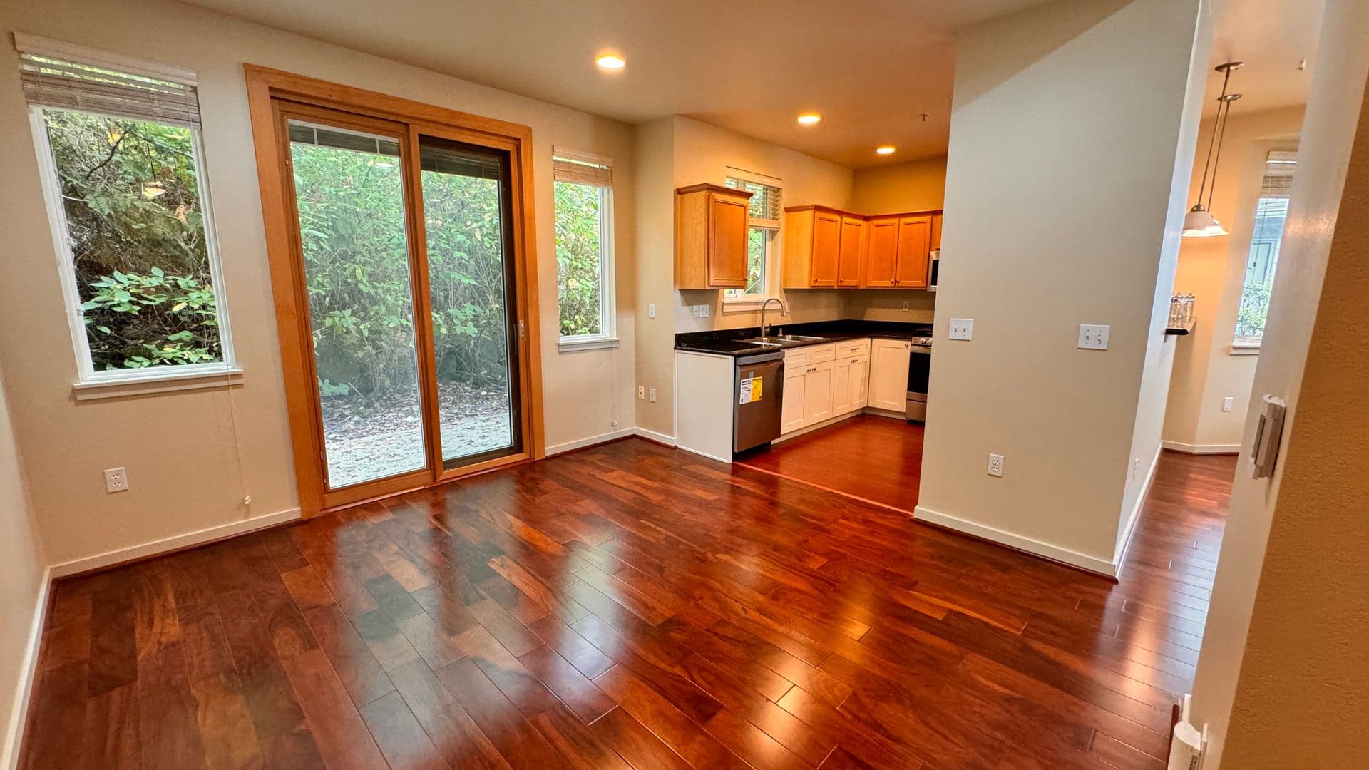 Issaquah House: 21246 SE 42nd Pl