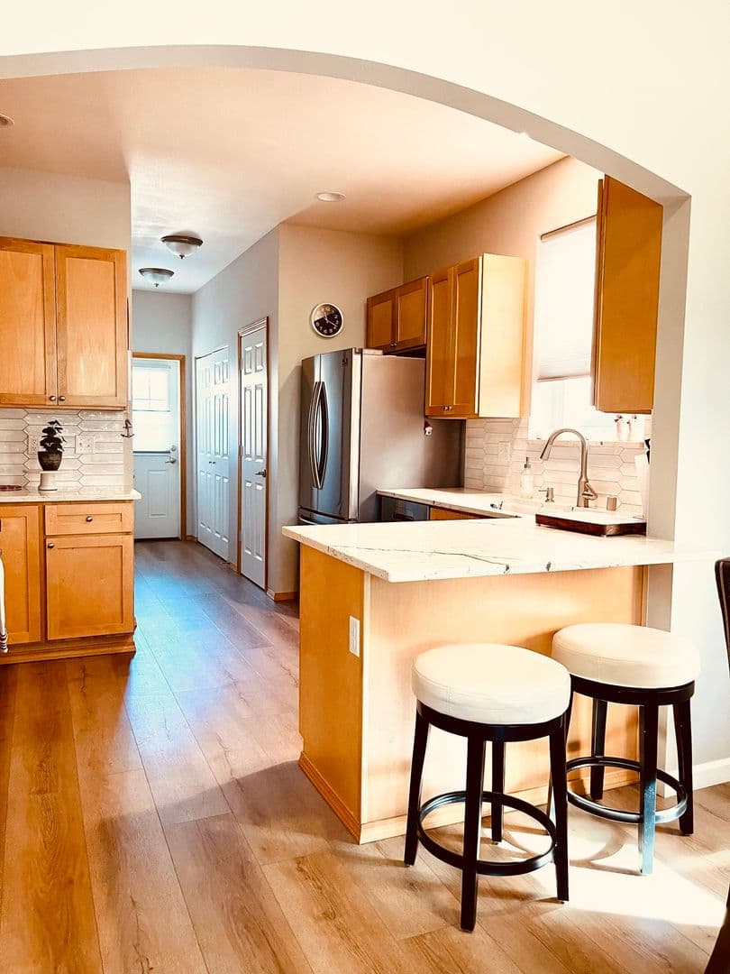 Poulsbo House: 19372 Willet Lane NE