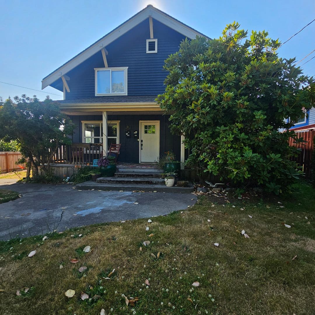 Bremerton House: 1143 Naval Ave